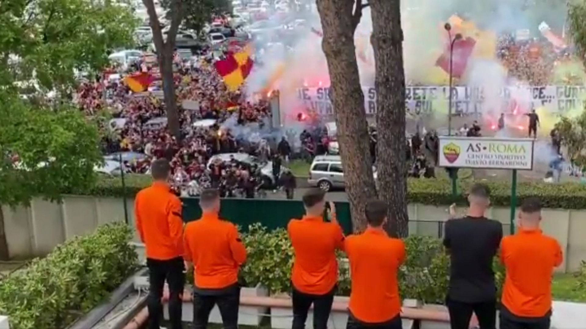 Tifosi Roma Trigoria