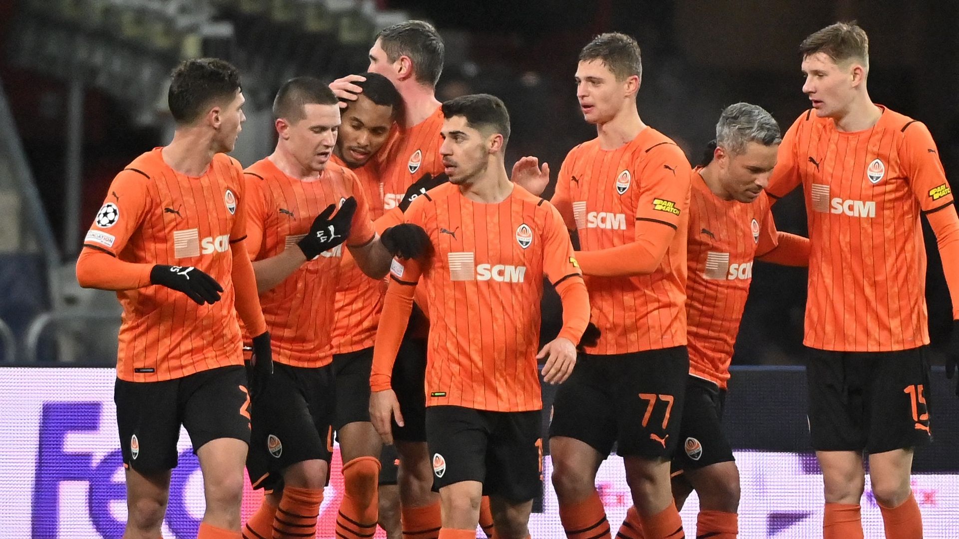 Shakhtar celebrating 