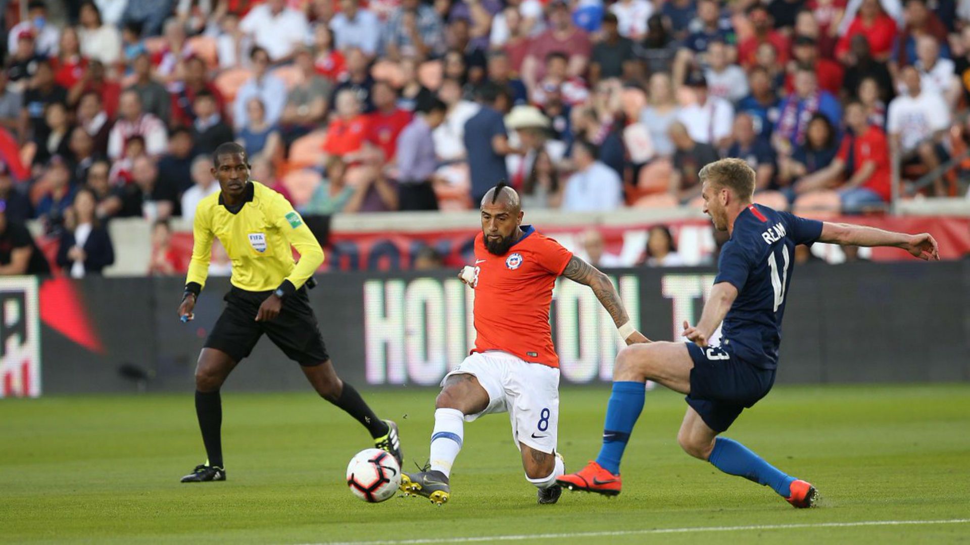 260319 Chile Estados Unidos Tim Ream Arturo Vidal