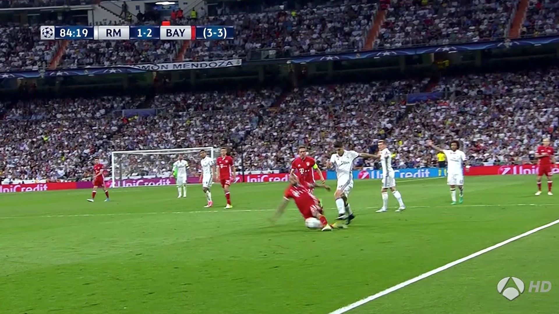Arturo Vidal Real Madrid Bayern Munich UCL 18042017