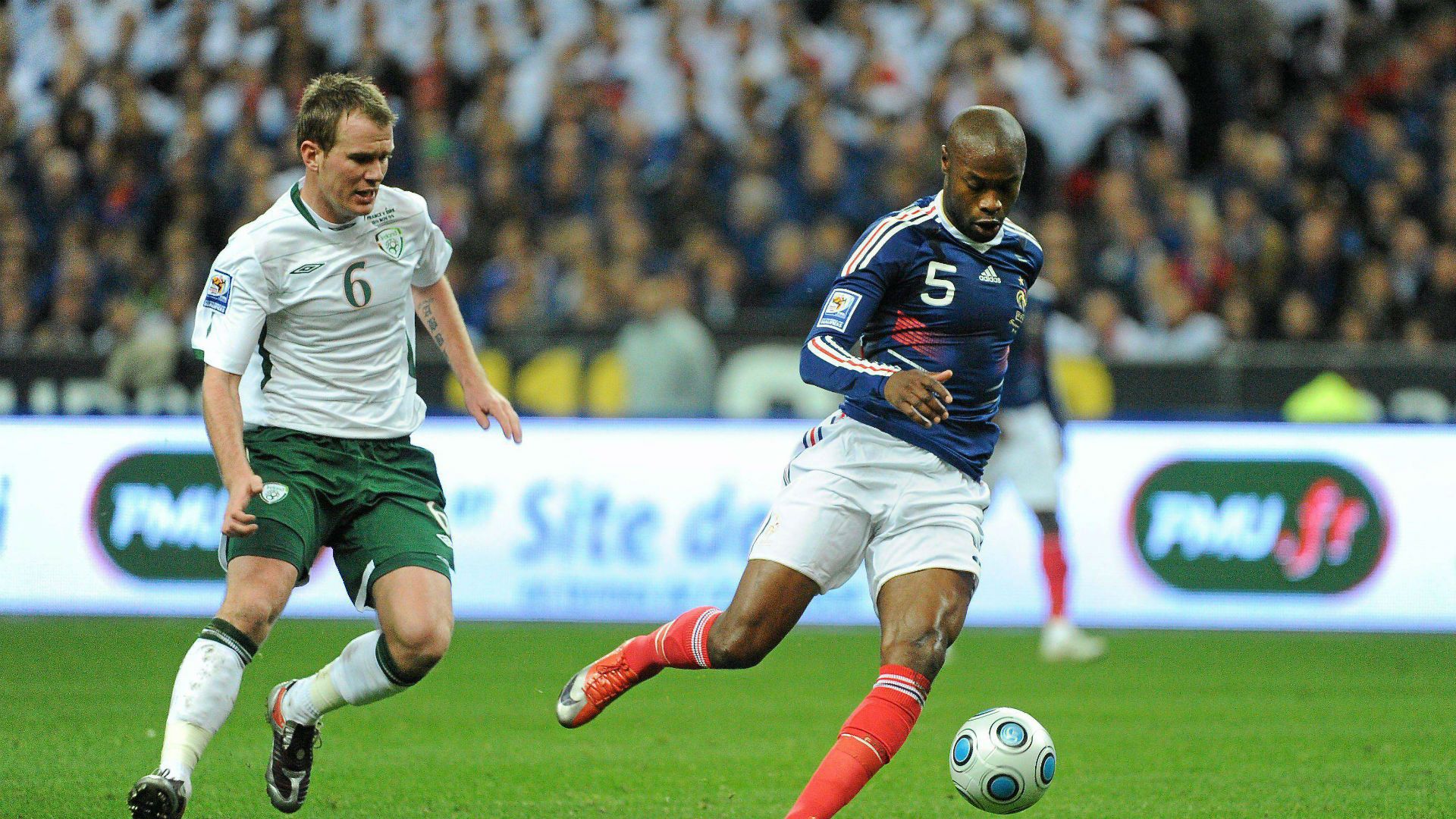 Glenn Whelan William Gallas Republic of Ireland France 18112009