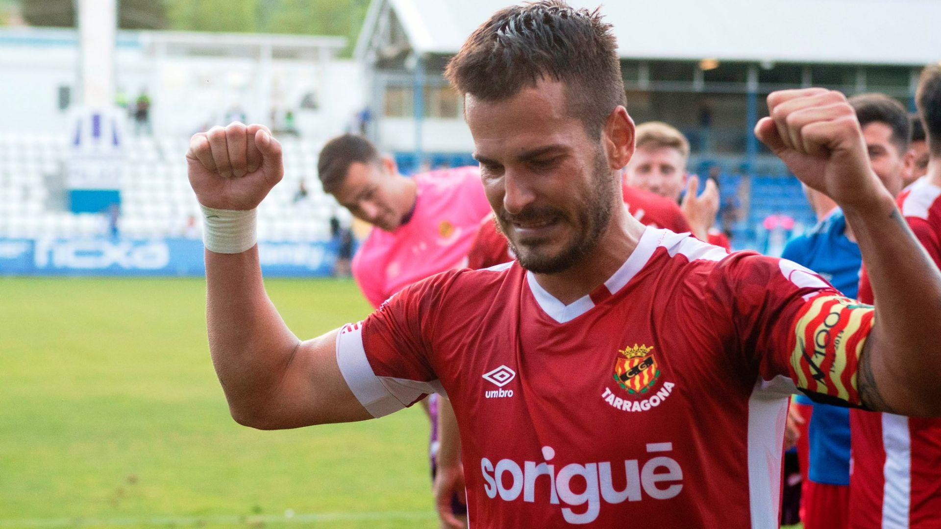El capitán del nàstic celebrando una victoria