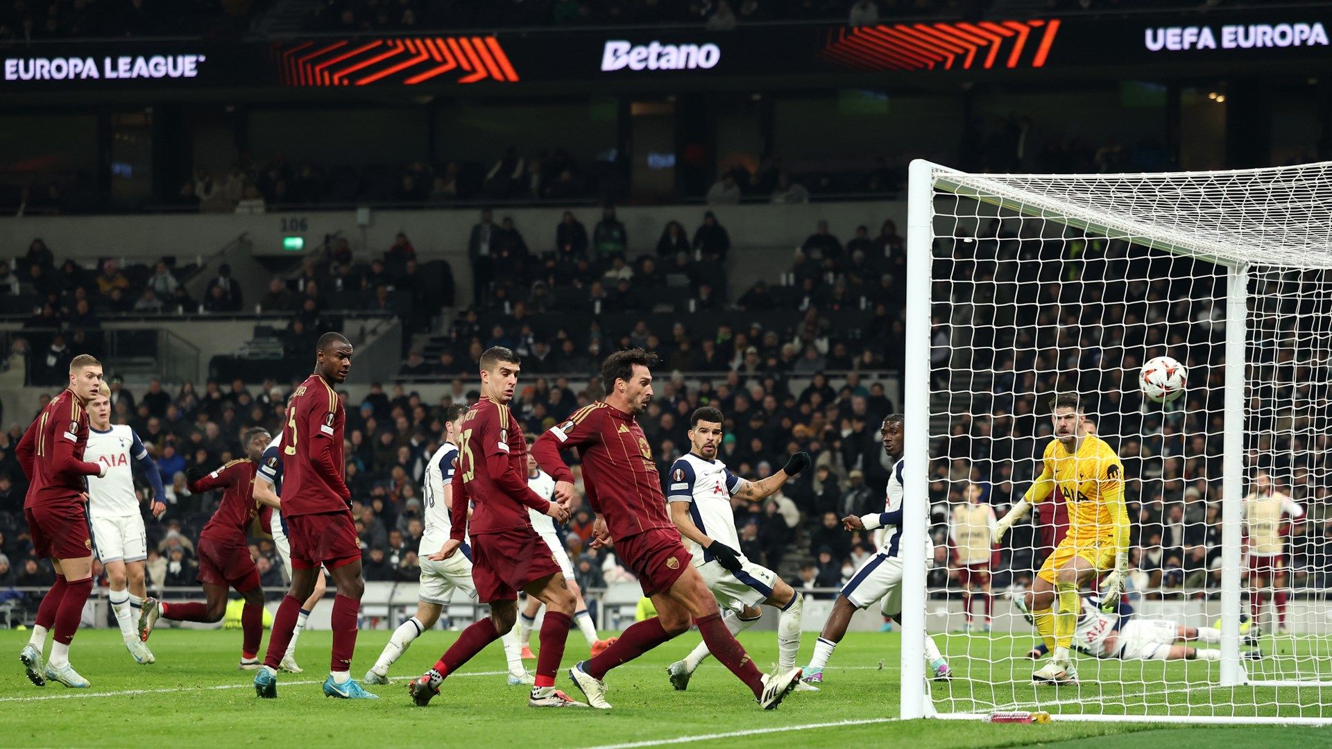Hummels Tottenham Roma