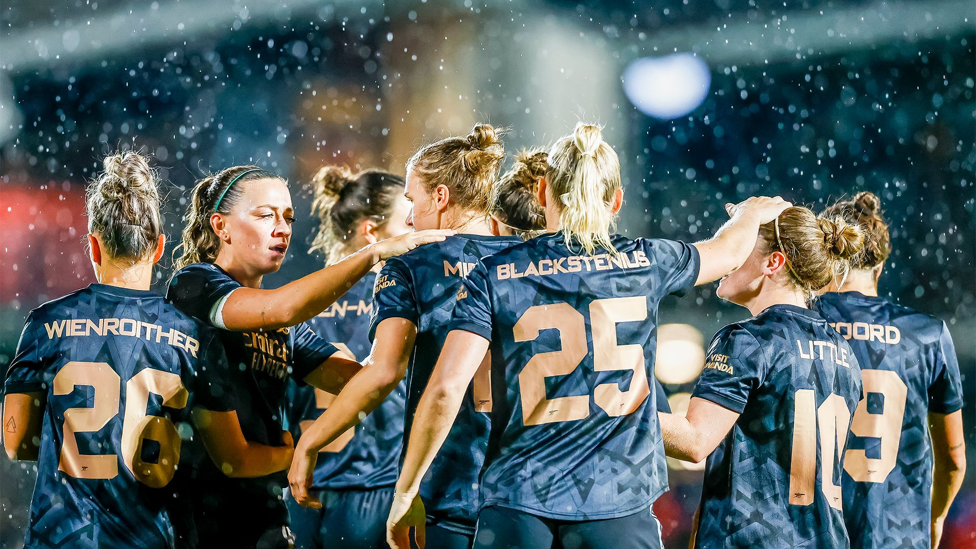 Arsenal celebrate UWCL