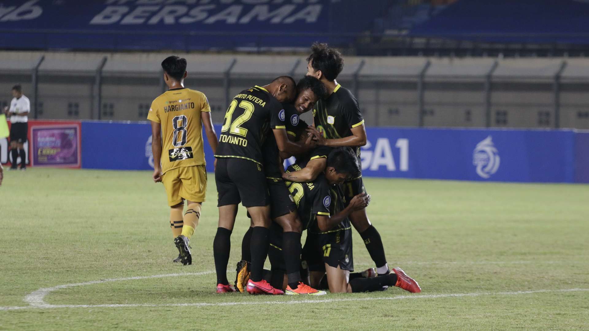 Selebrasi gol Rafinha Barito Putera - Bhayangkara FC (03102021)