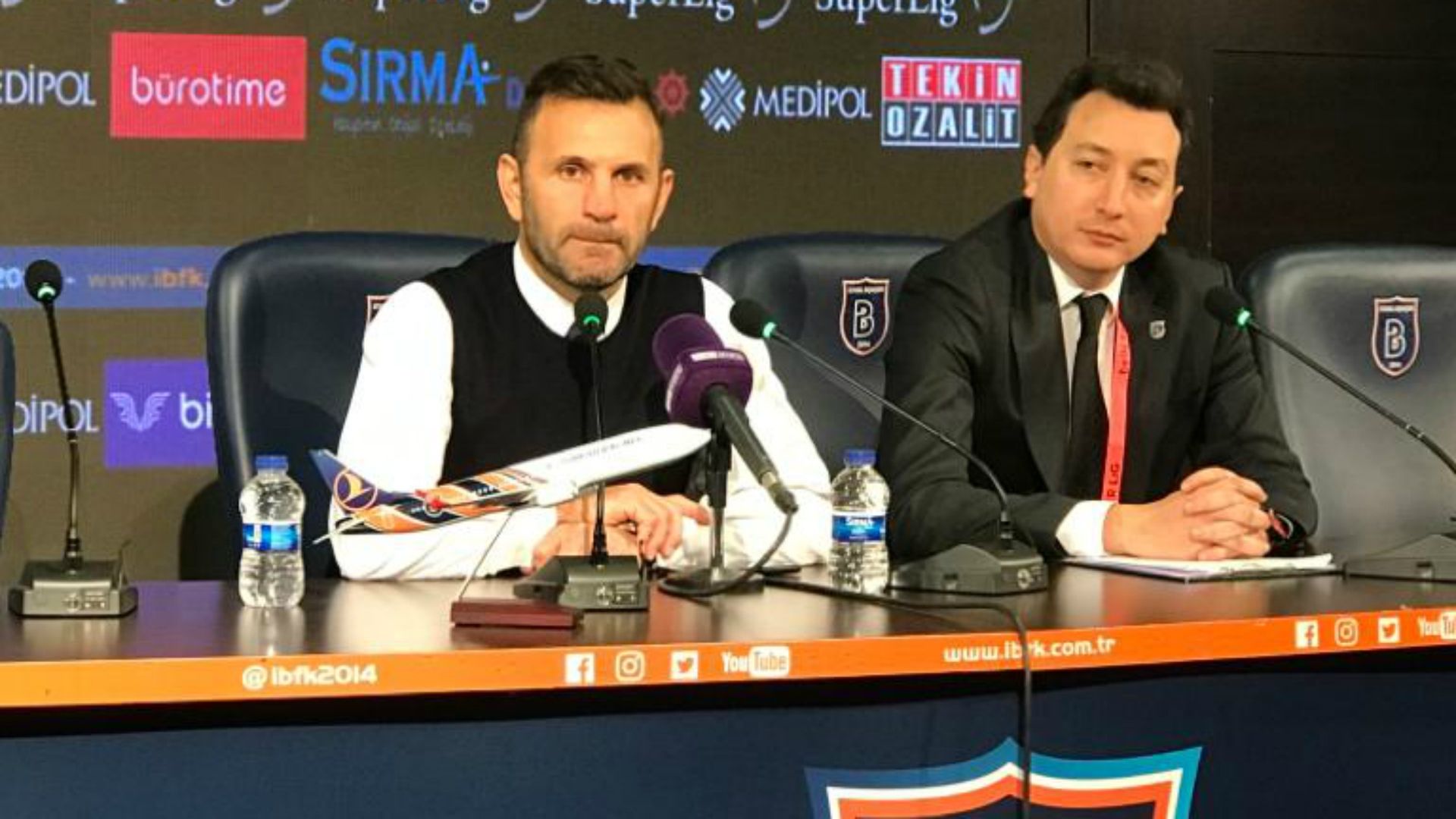 Okan Buruk Basaksehir v Genclerbirligi 01312020