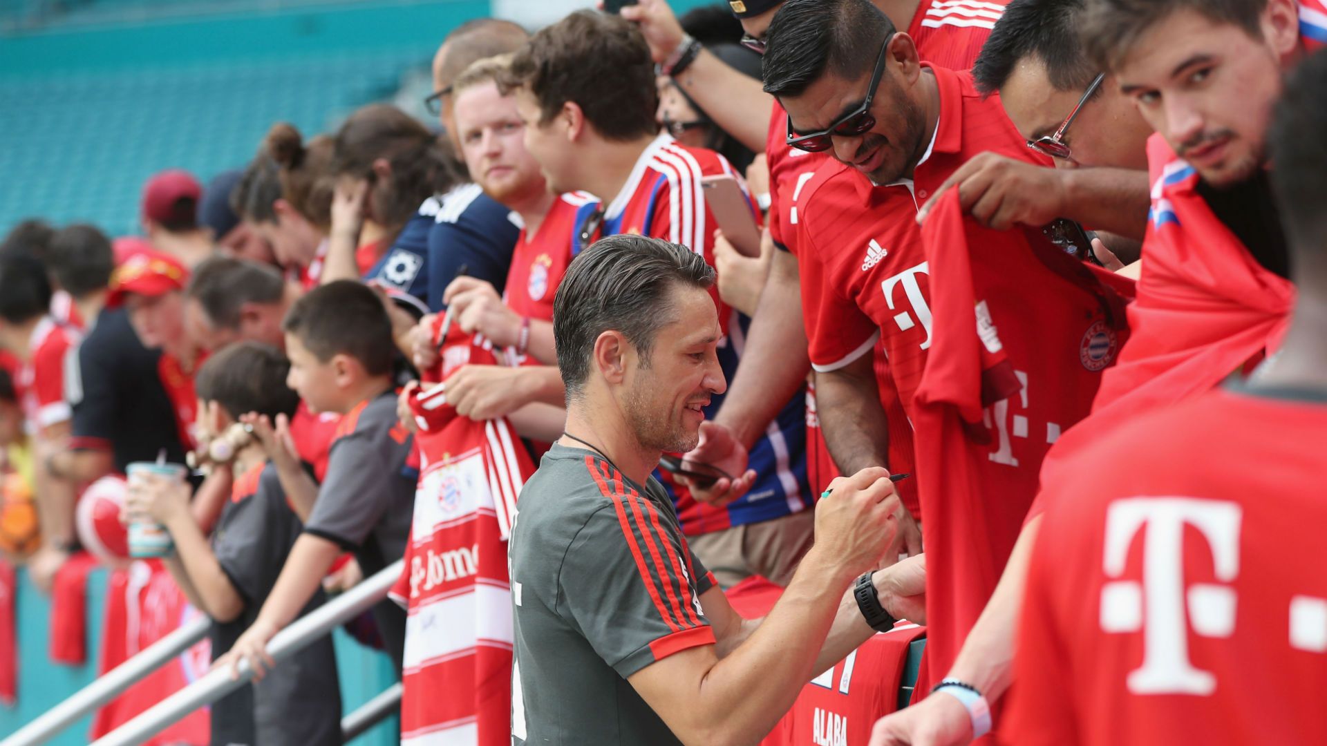 niko kovac - fans - bayern - 19092018