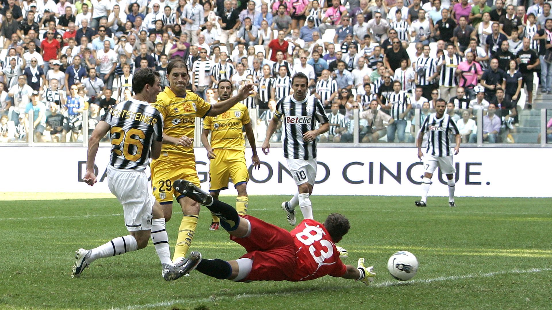 Lichtsteiner Juventus-Parma