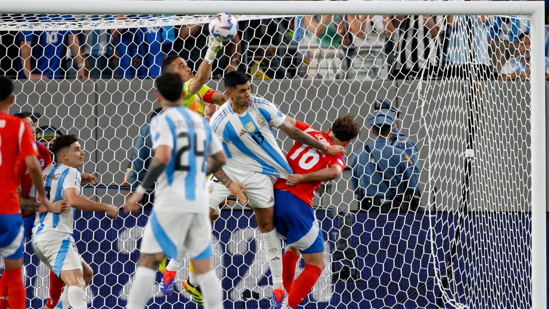 Cristian Romero Argentina Chile Copa America 25062024