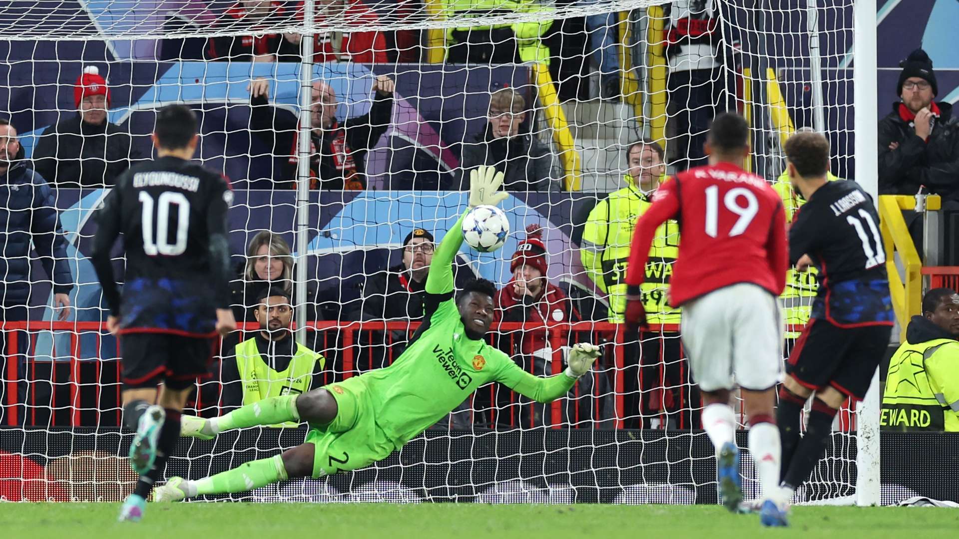 Onana saves penalty Manchester United Copenhagen
