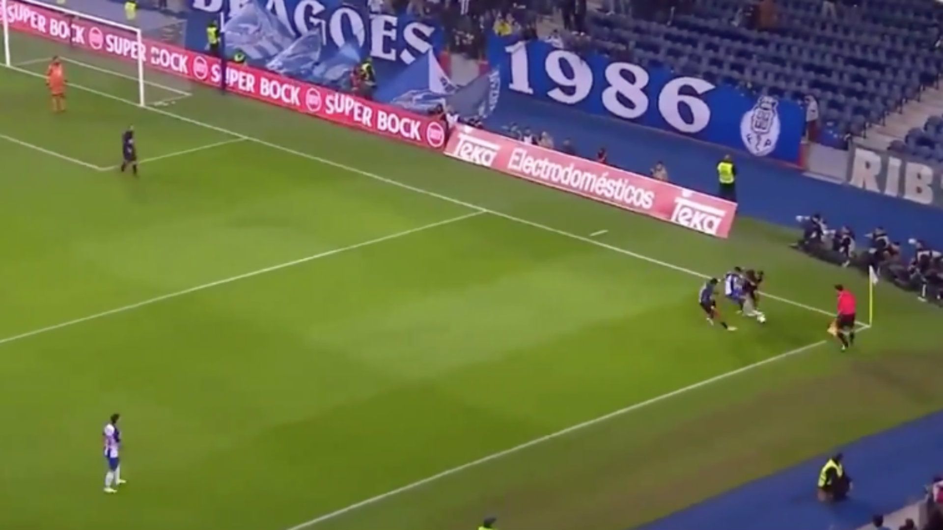Jugadón Tecatito Porto 301018