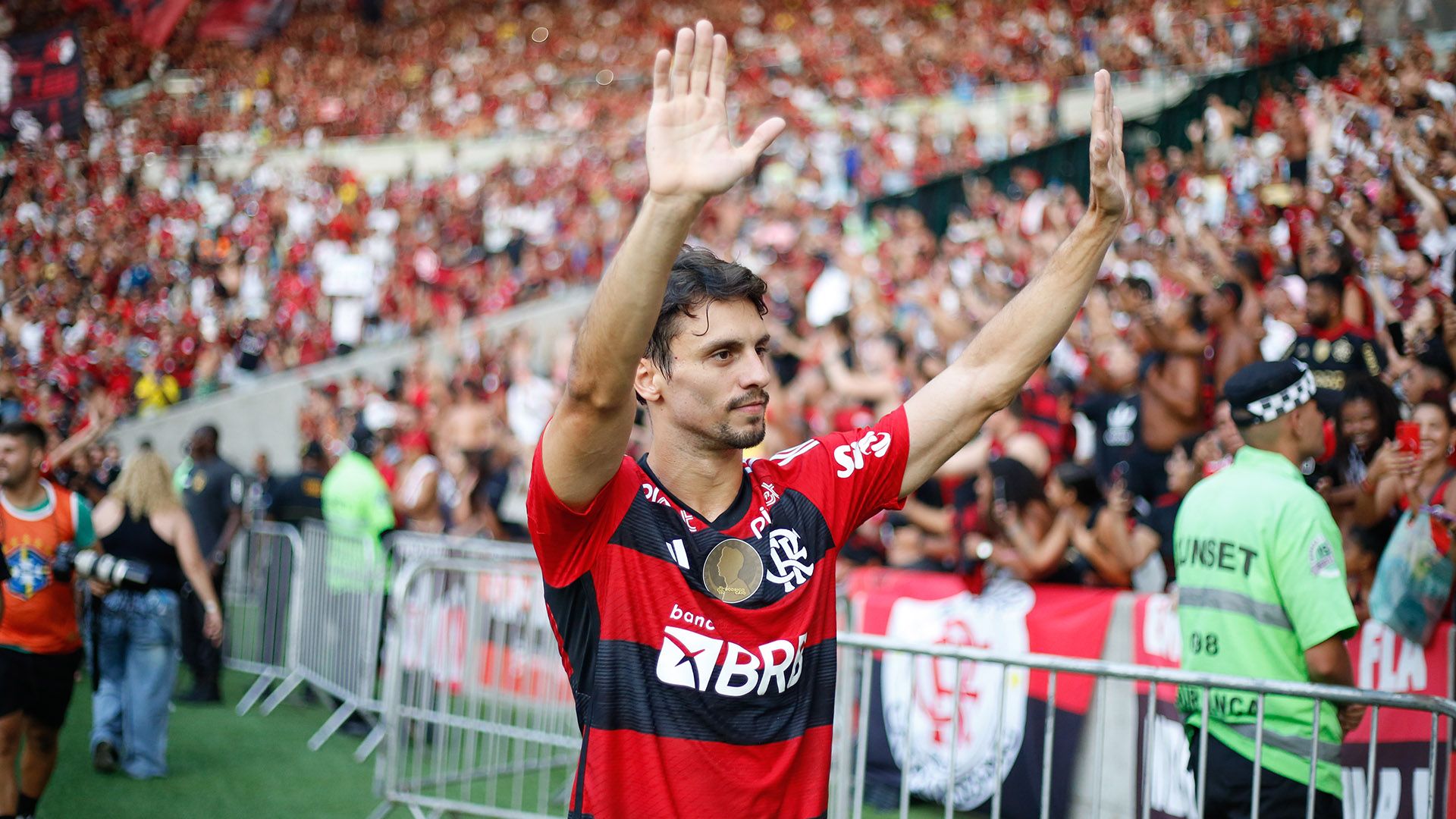 Rodrigo Caio se despede do Flamengo