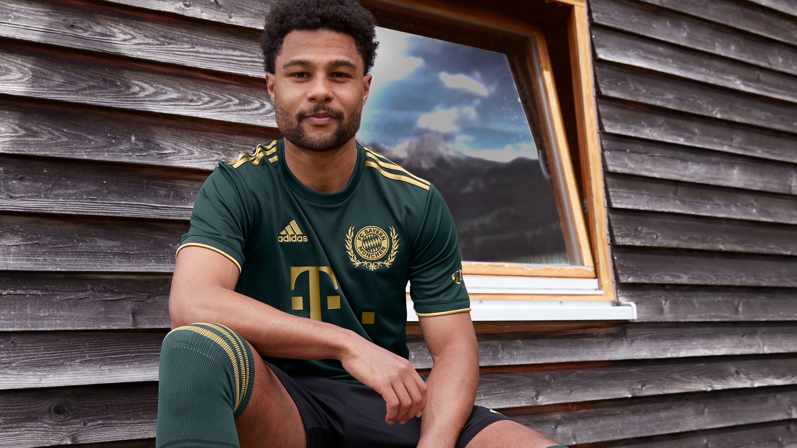 FC Bayern Serge Gnabry Wiesntrikot