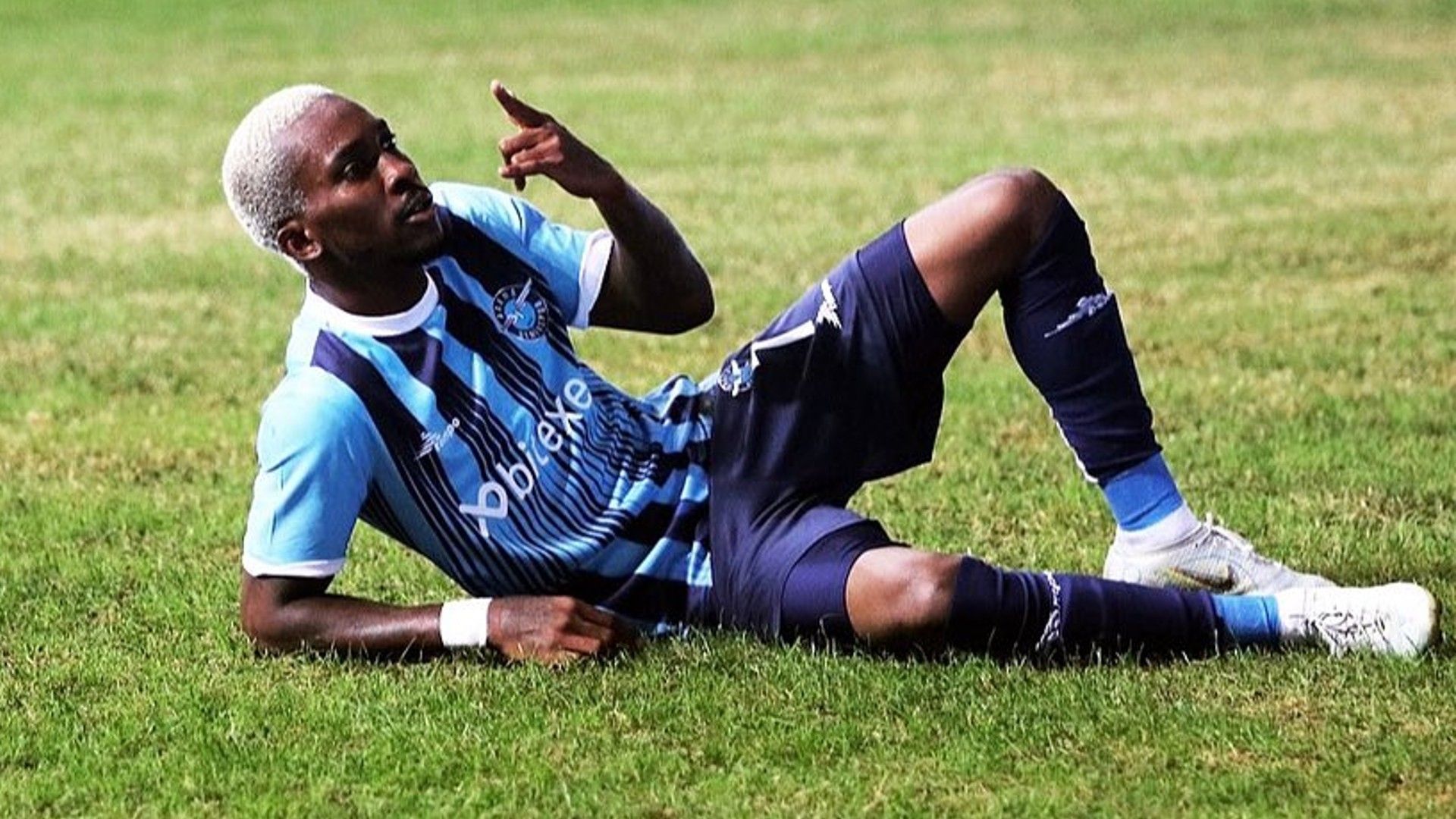 Henry Onyekuru of Nigeria and Demirspor.