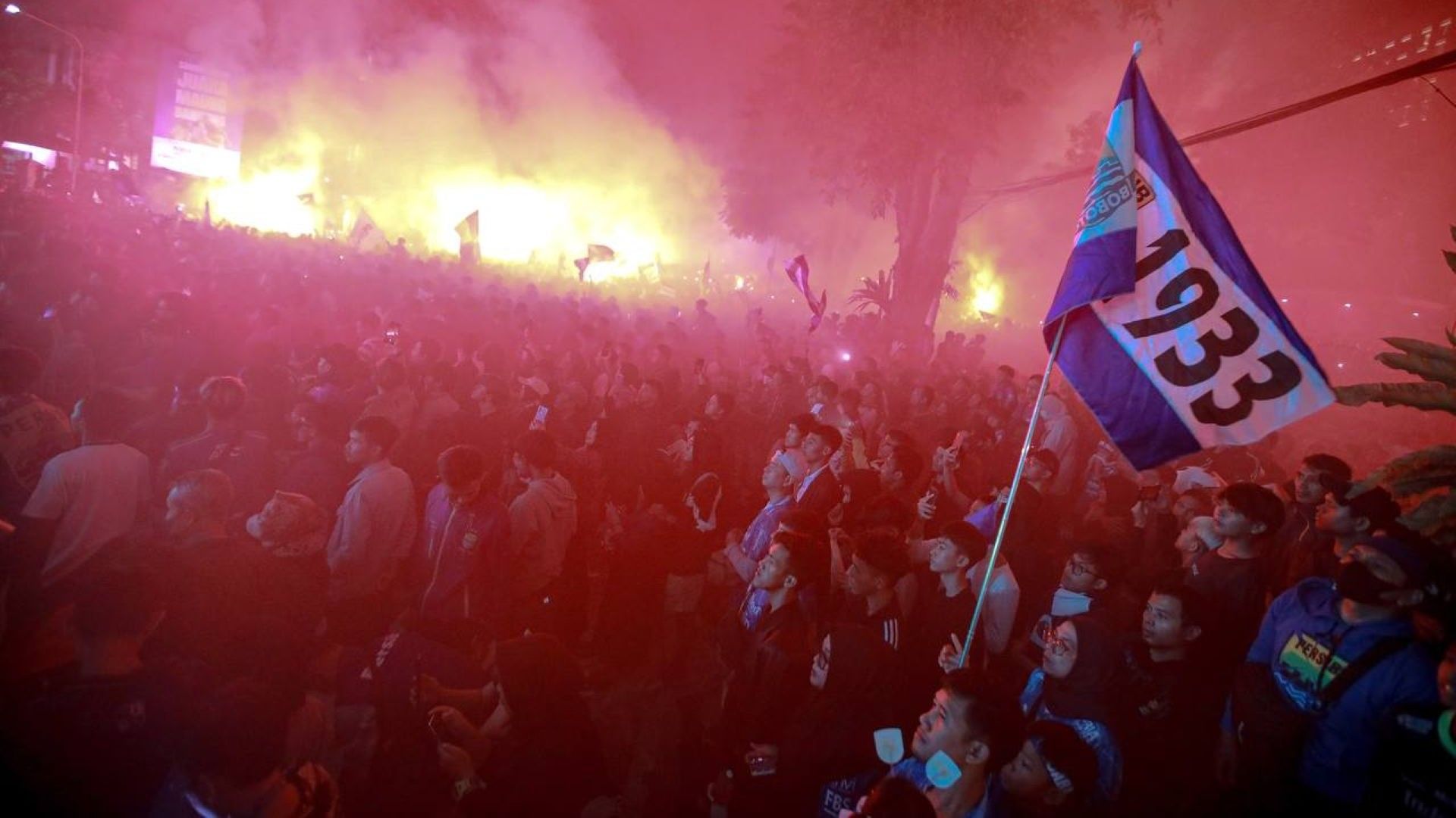 Bobotoh merayakan gelar juara Persib Bandung