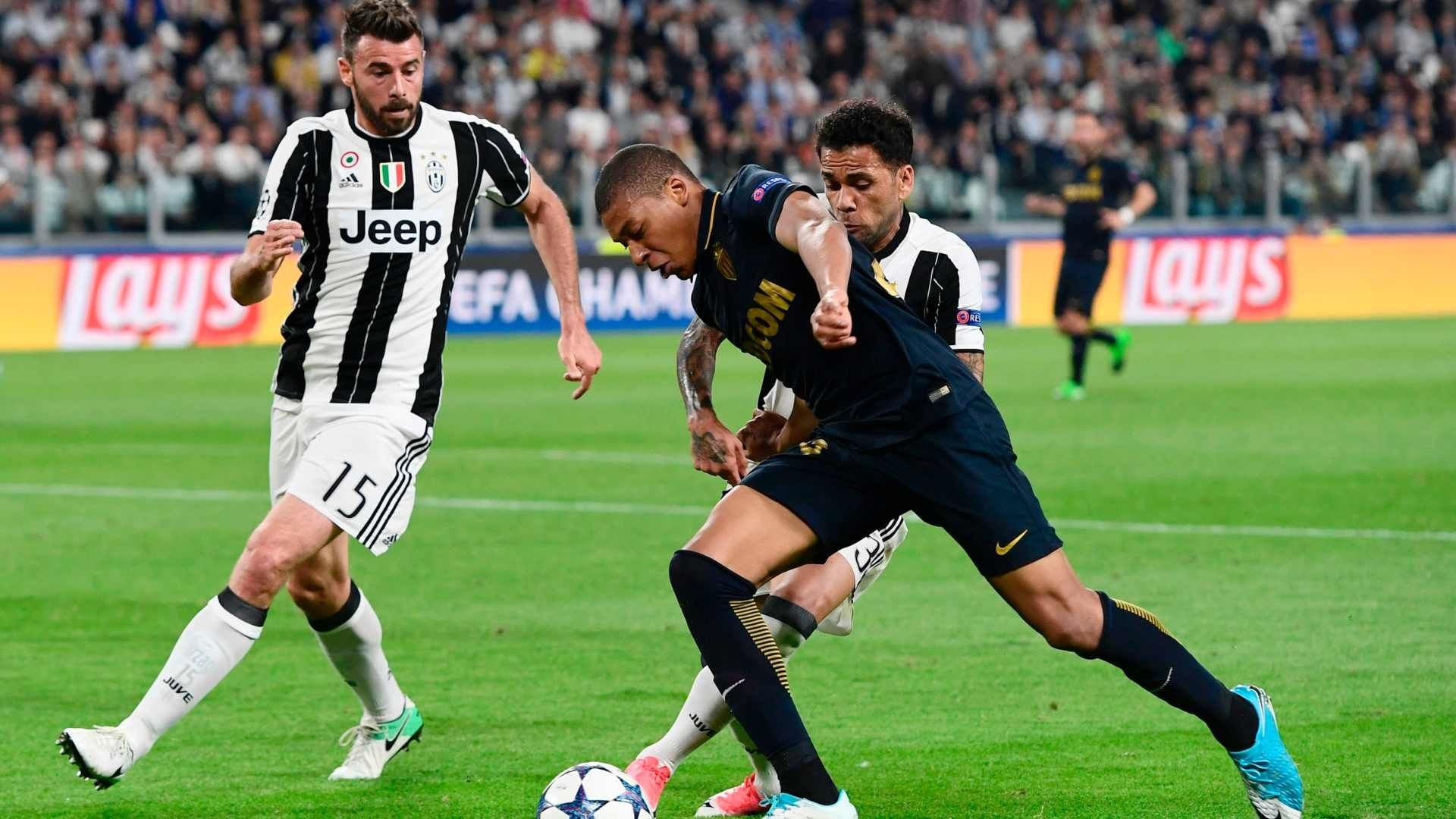 2021-08-02-juventus-barzagli-monaco-mbappe-2017