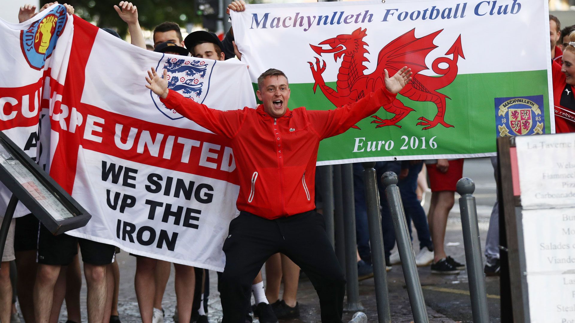 England Wales Fans 14062016