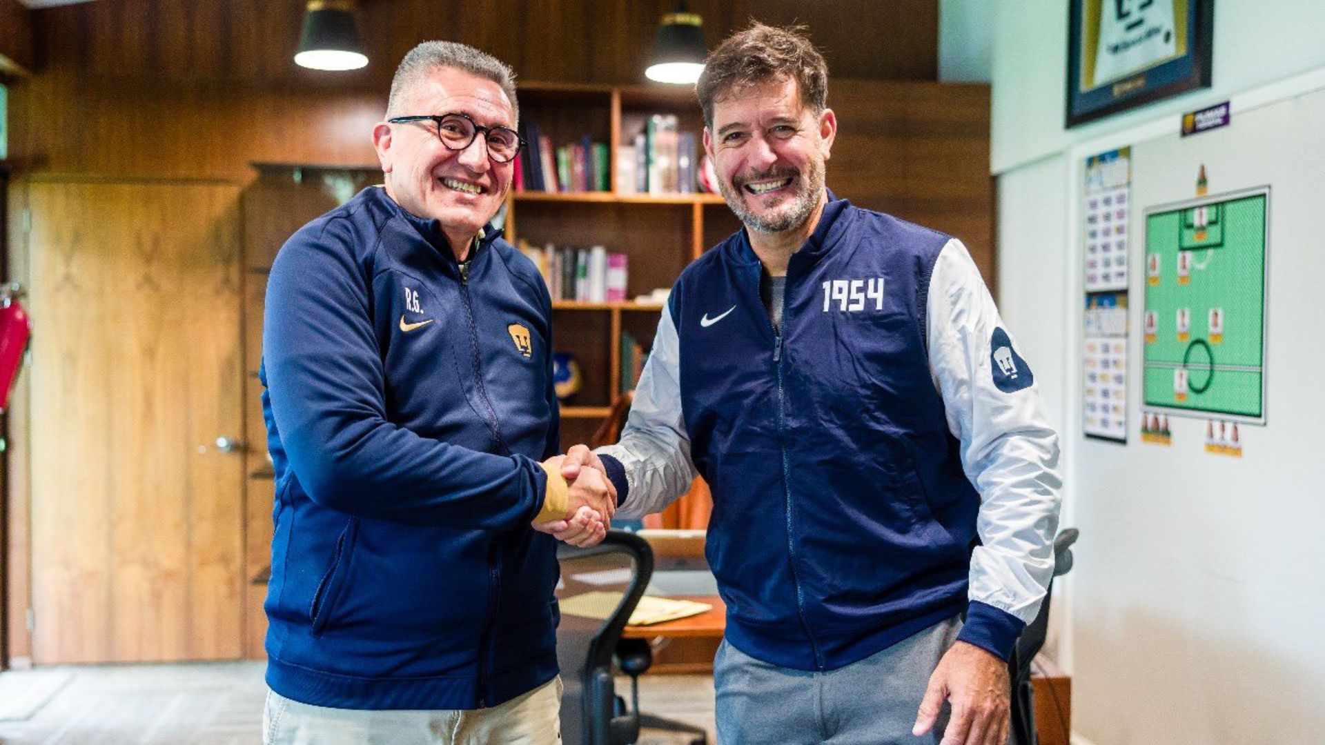 Pumas renovación Gustavo Lema