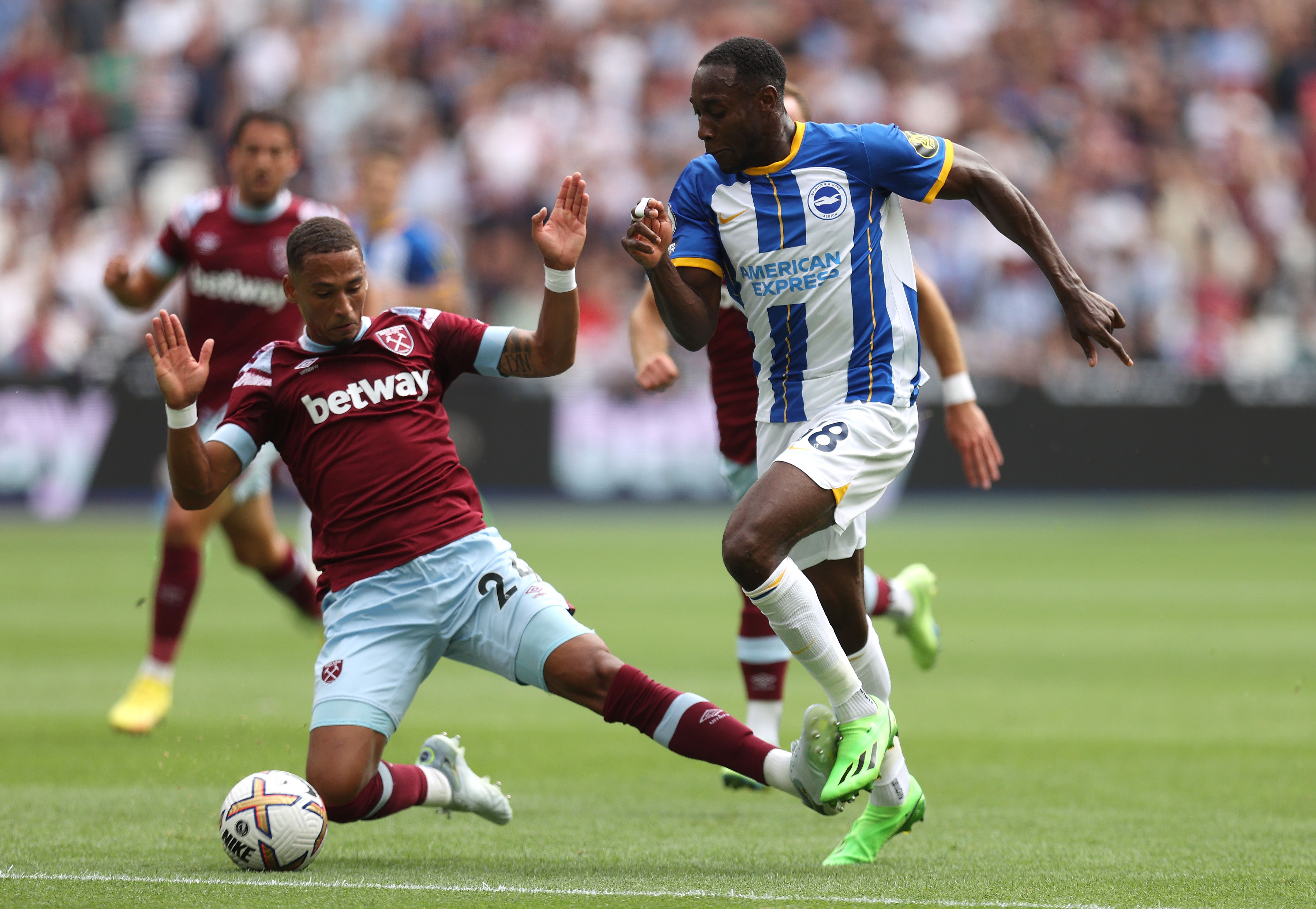 Faute Kehrer penlaty West Ham Brighton