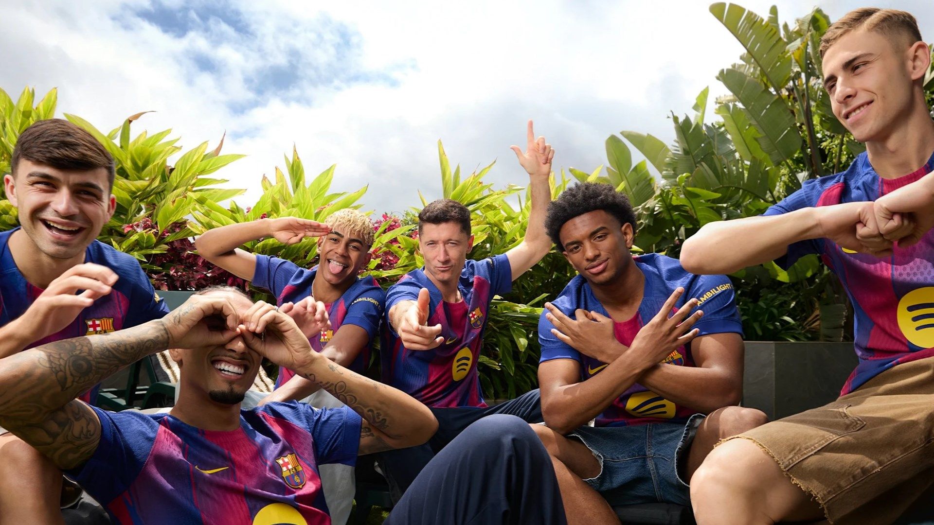 Barca home kit 25-26