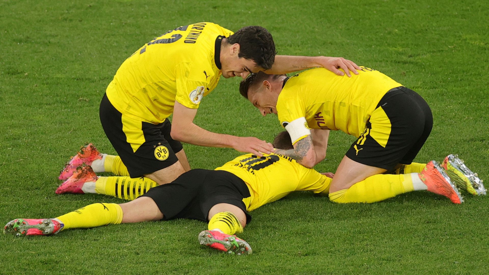 DORTMUND PLAYERS GERMAN CUP DFB POKAL 01052021