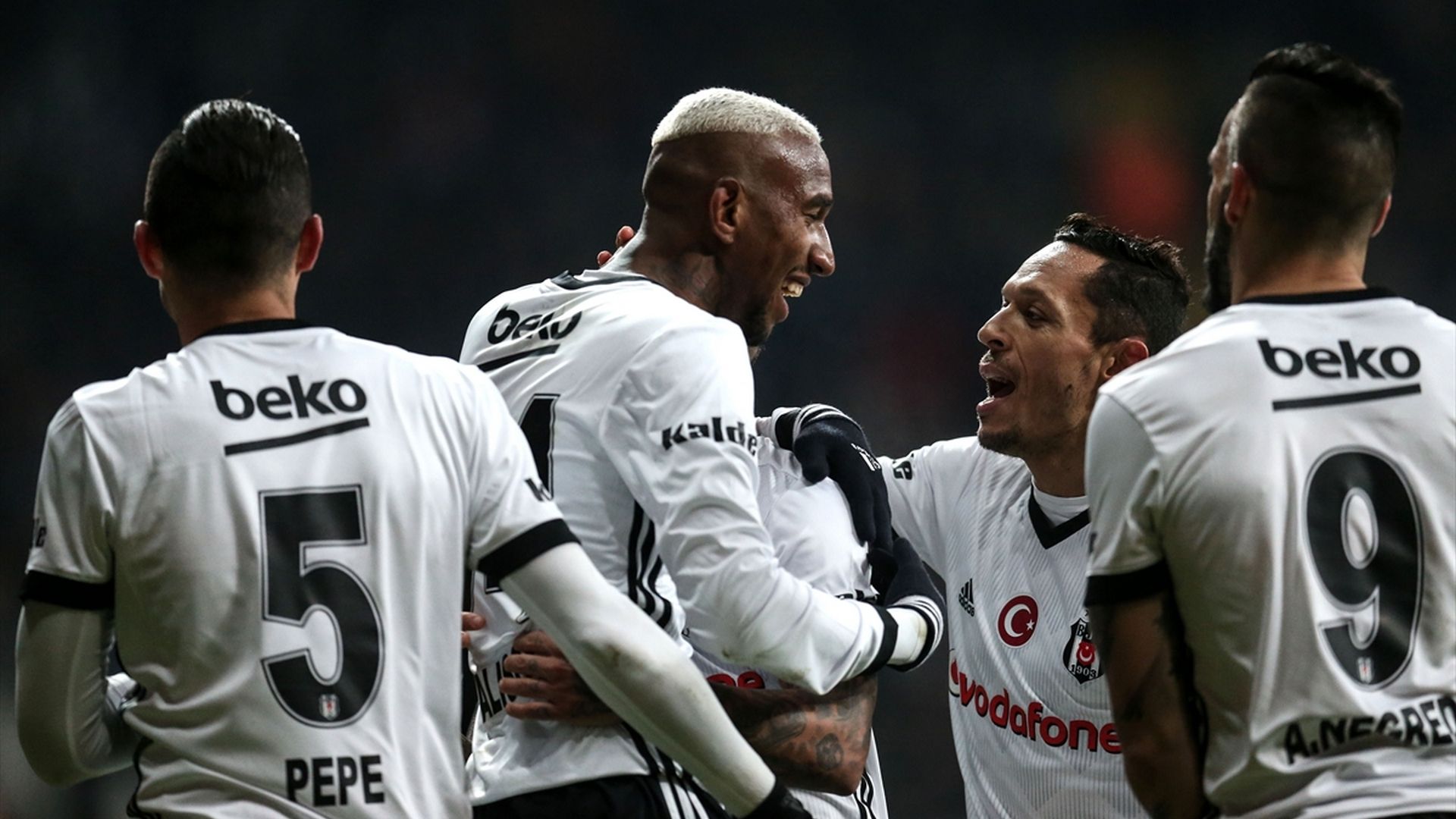 Besiktas goal celebration Anderson Talisca Adriano 1262018