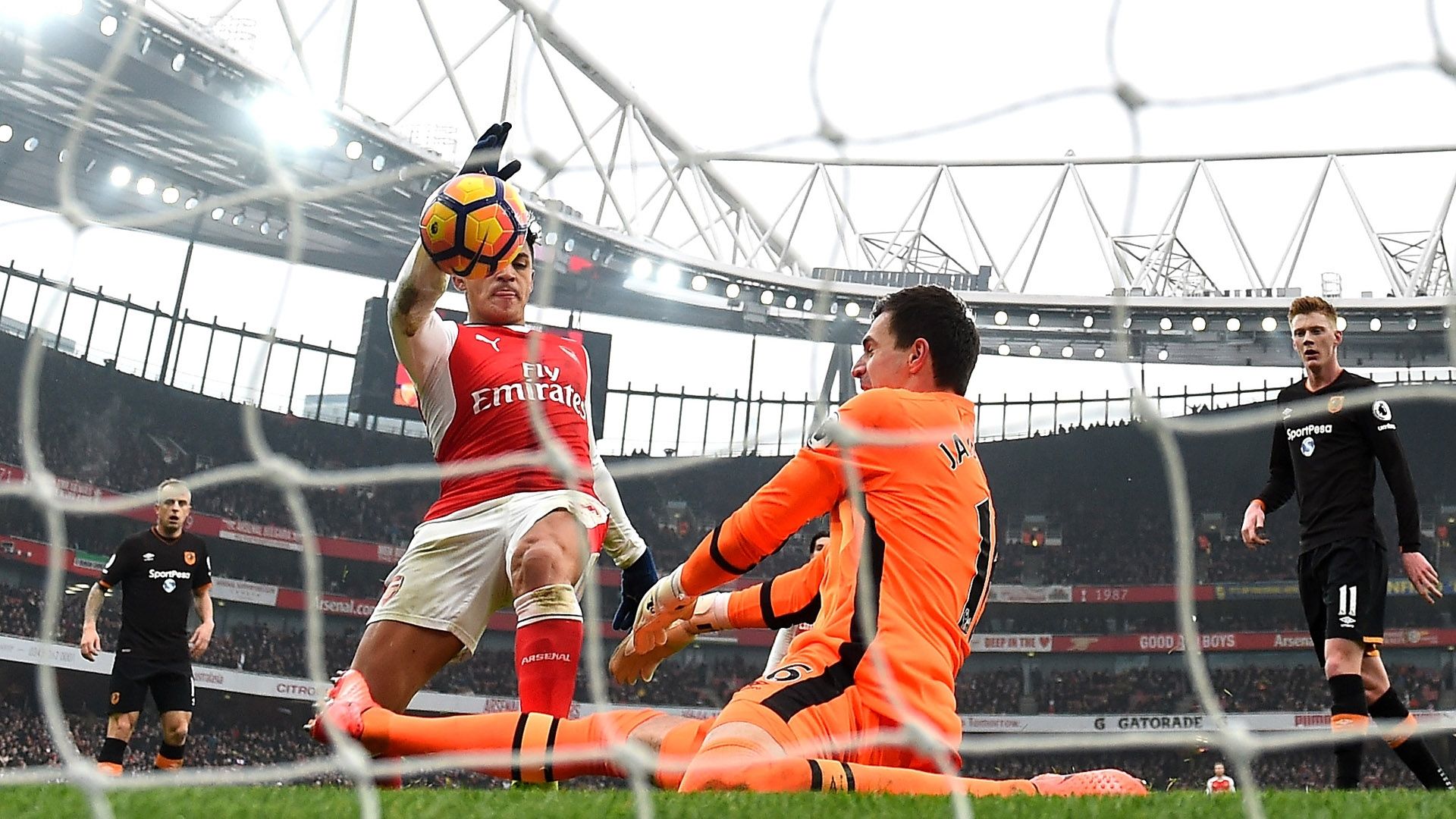 Alexis Sanchez Arsenal Hull City Premier League