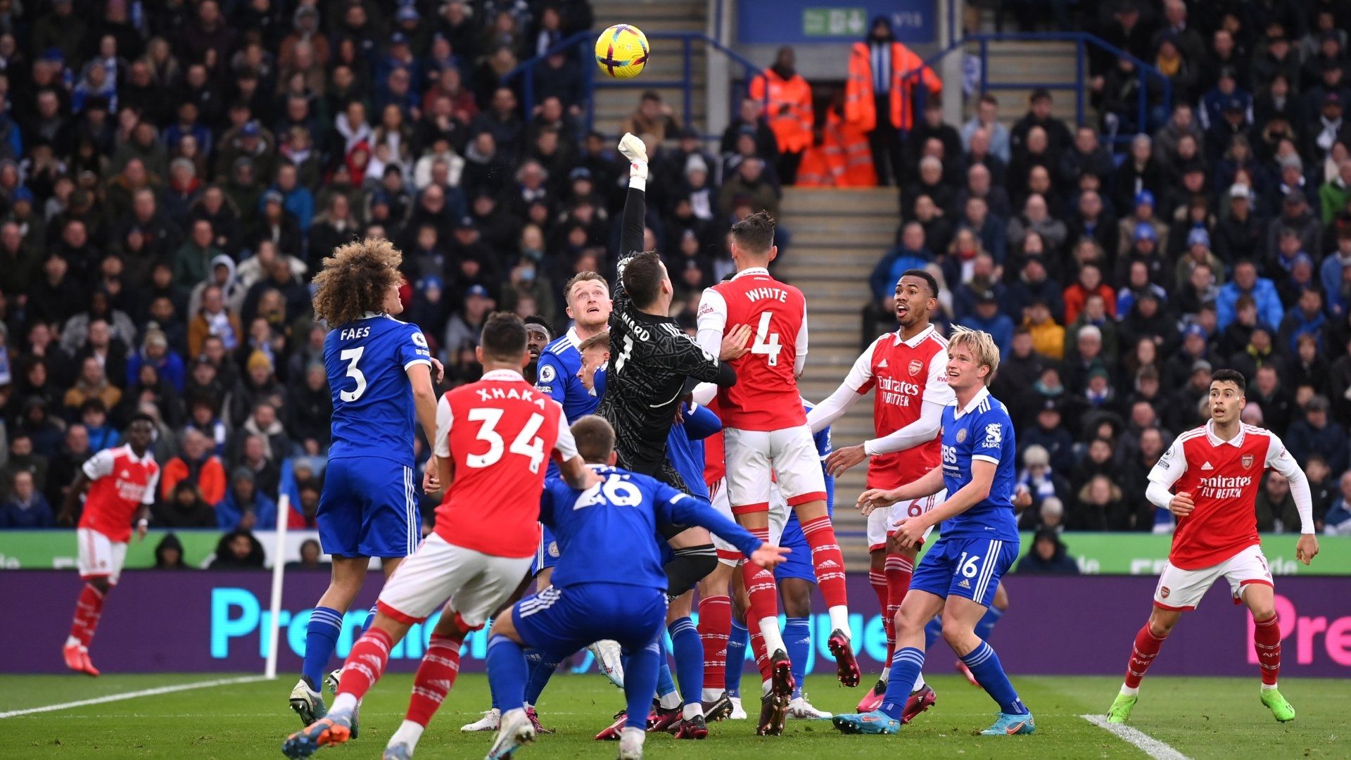 Ben White foul on Danny Ward Leicester Arsenal 2022-23