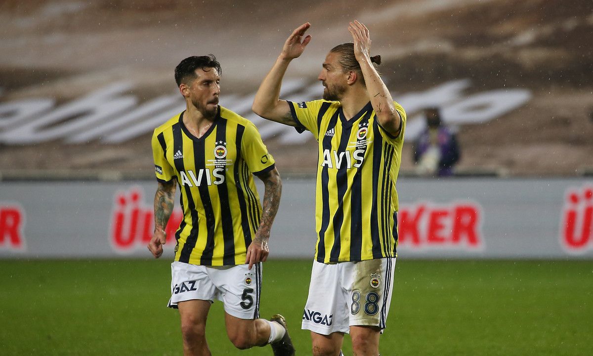 Jose Sosa Caner Erkin Fenerbahce