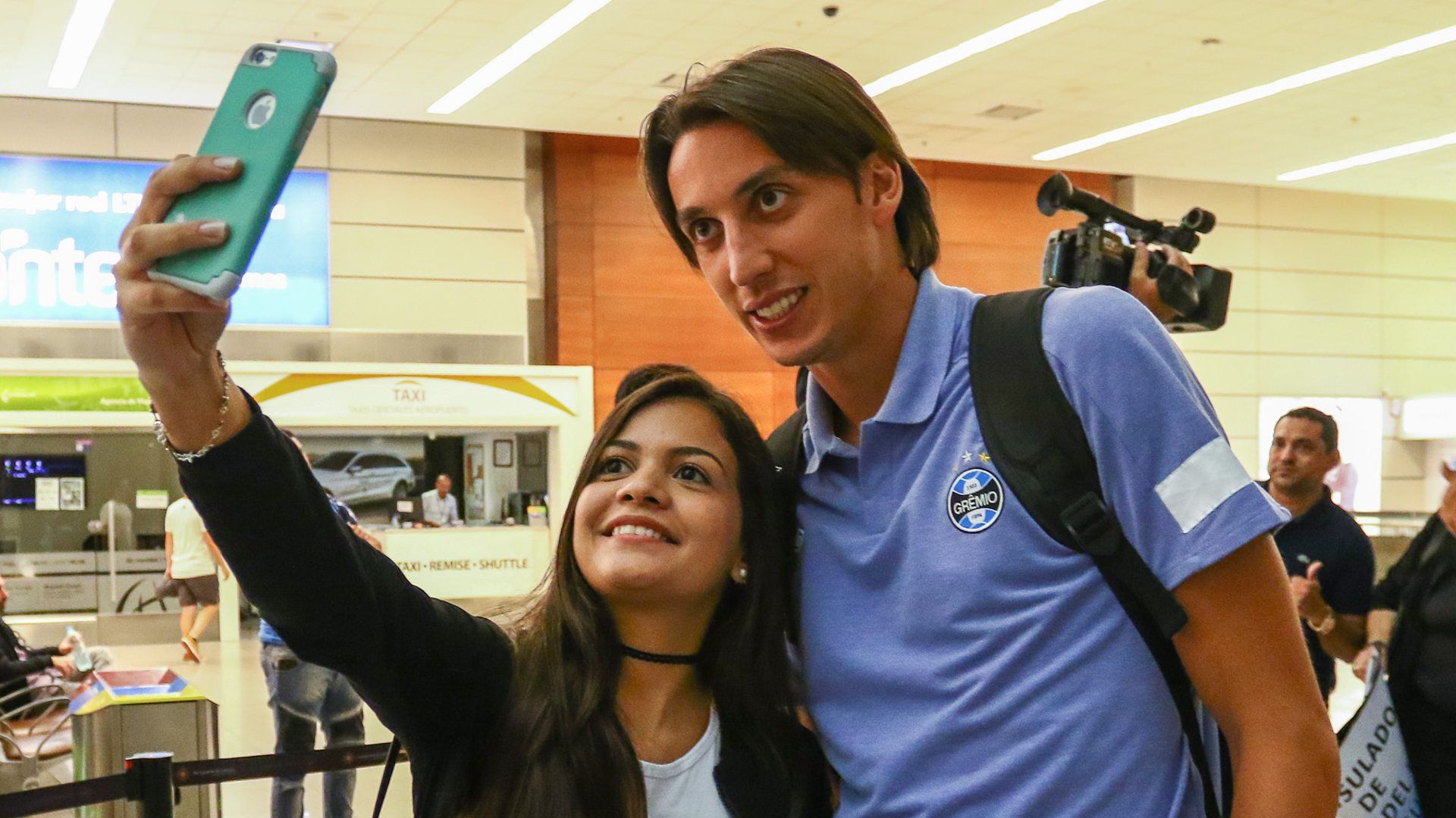 Geromel torcedora Gremio em Montevideu 26022018