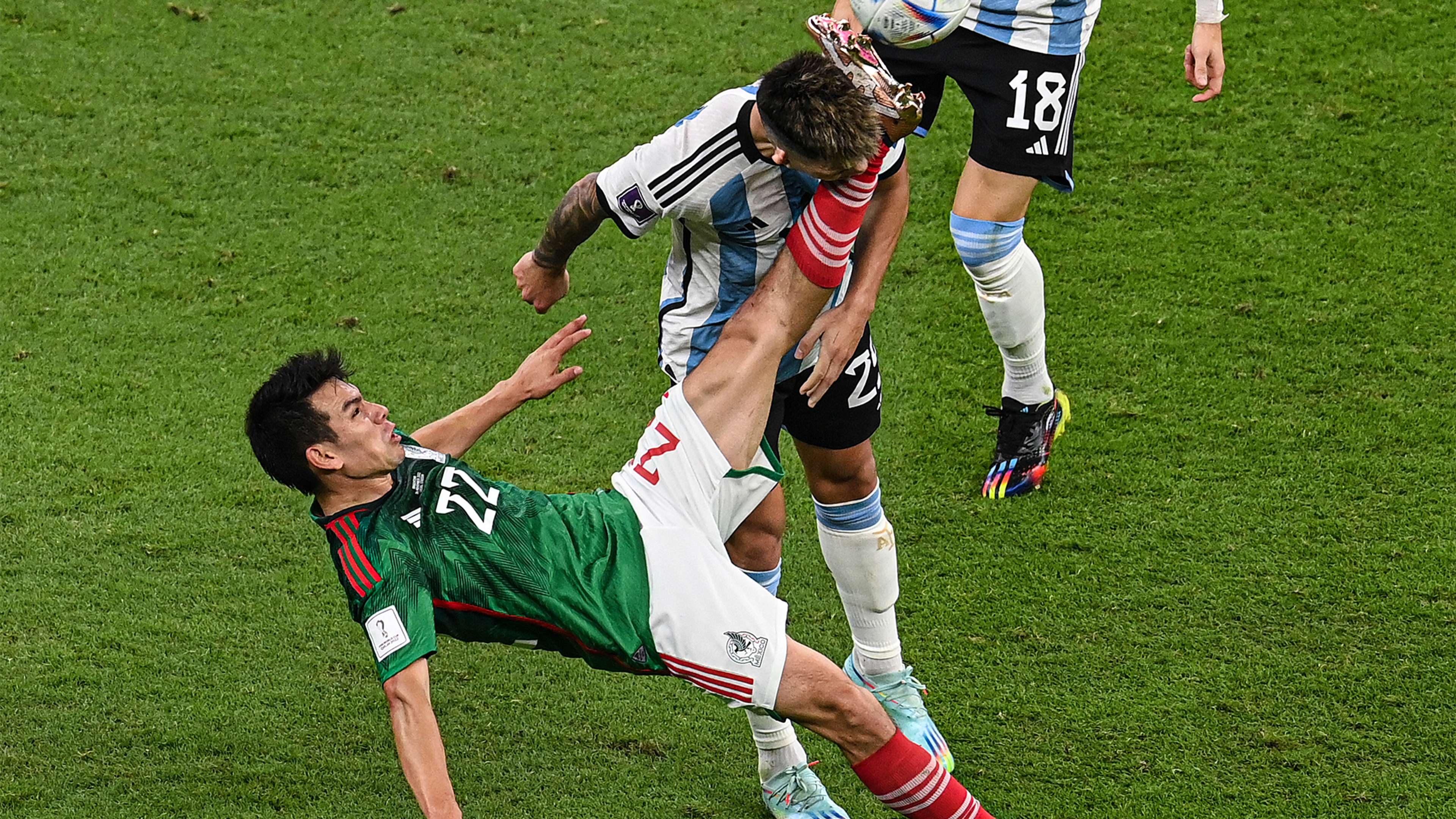 Lisandro Martinez Hirving Lozano Argentina Mexico World Cup