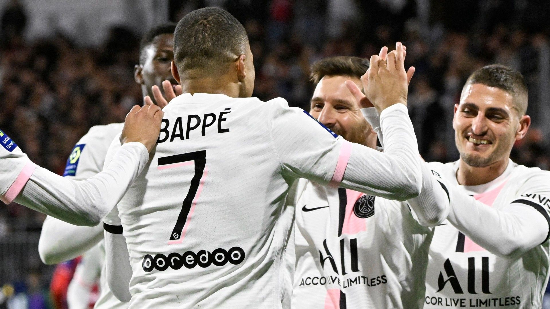 Kylian Mbappe Lionel Messi Clermont Foot vs PSG Ligue 1 2021-22