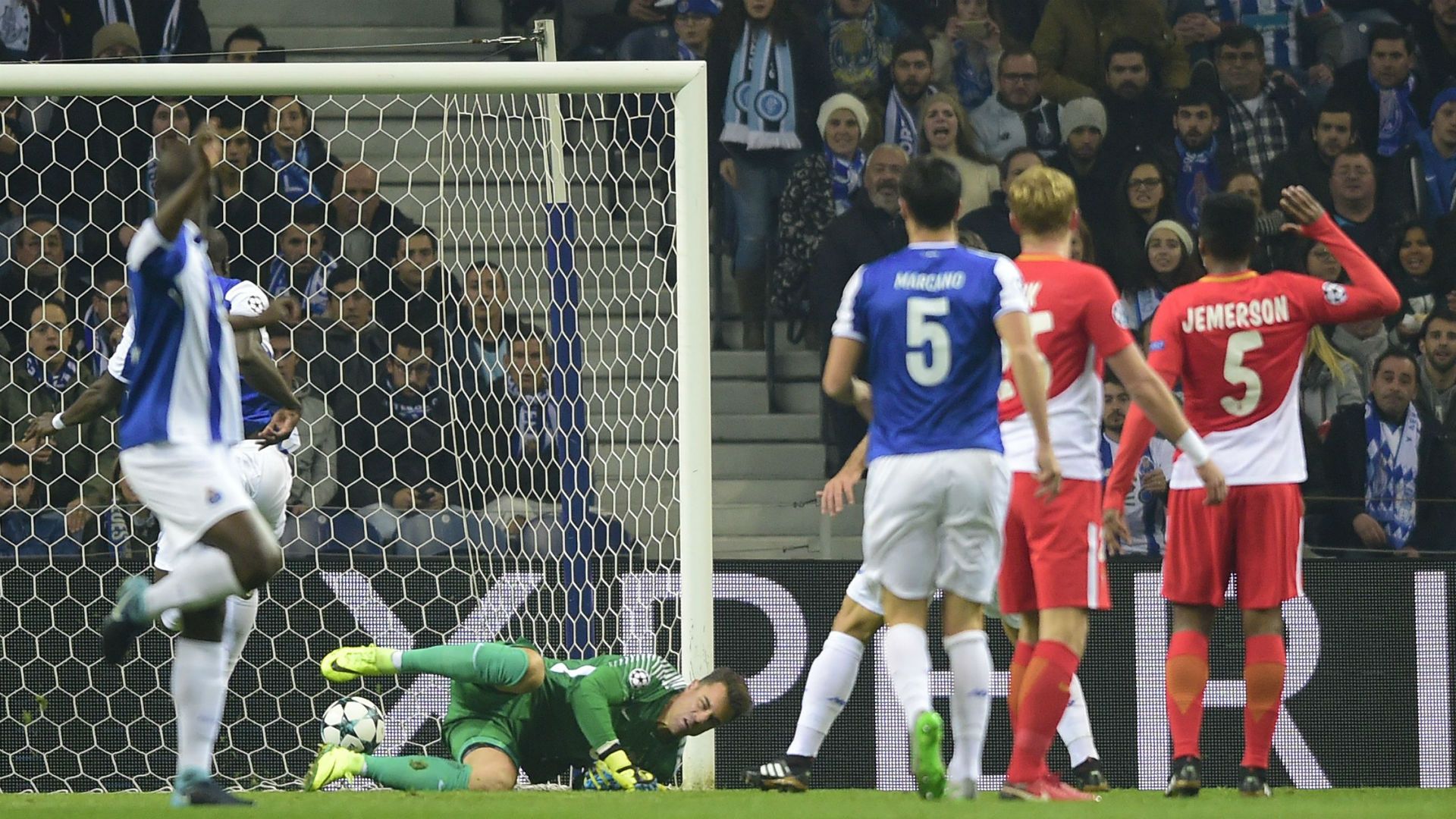 Vincent Aboubakar  Porto Monaco Champions League 06122017