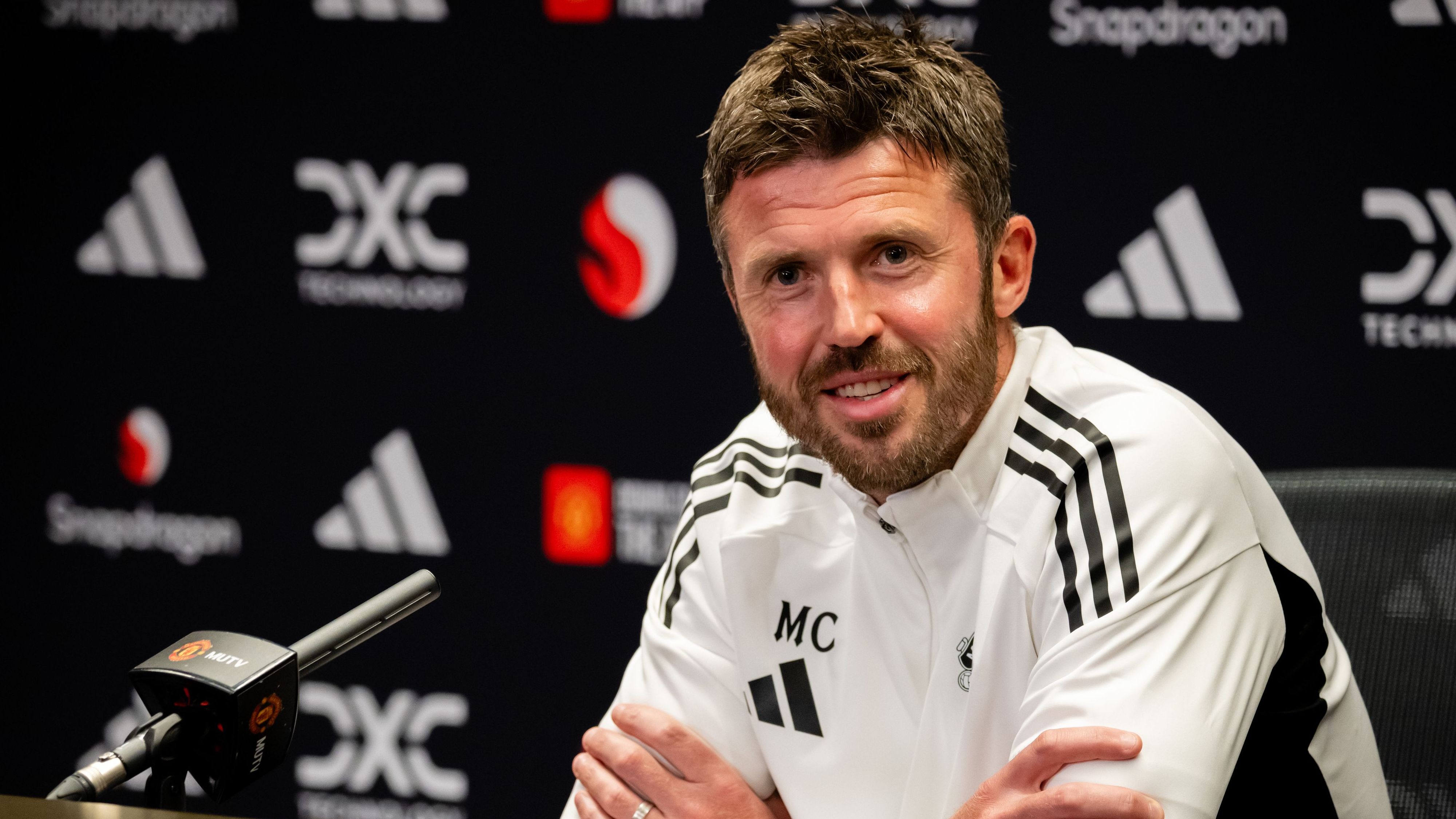 Michael Carrick claims there is still 'magic' around Man Utd as interim boss fires fans up for Manchester derby and discusses chances of landing permanent role | Goal.com Malaysia