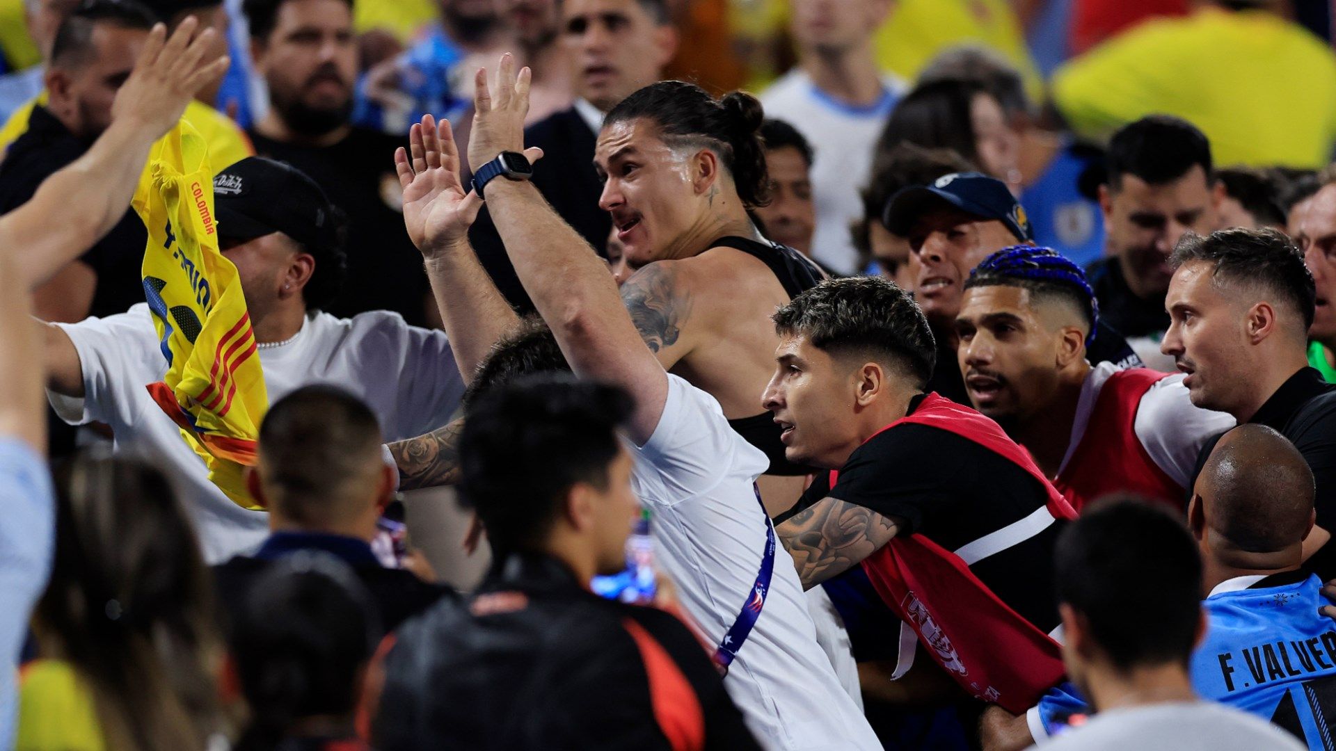 Darwin Nunez Dihukum LARANGAN TANDING?! Striker Liverpool Diselidiki Usai Ikut Tawuran Pasca Uruguay Vs Kolombia Di Copa America