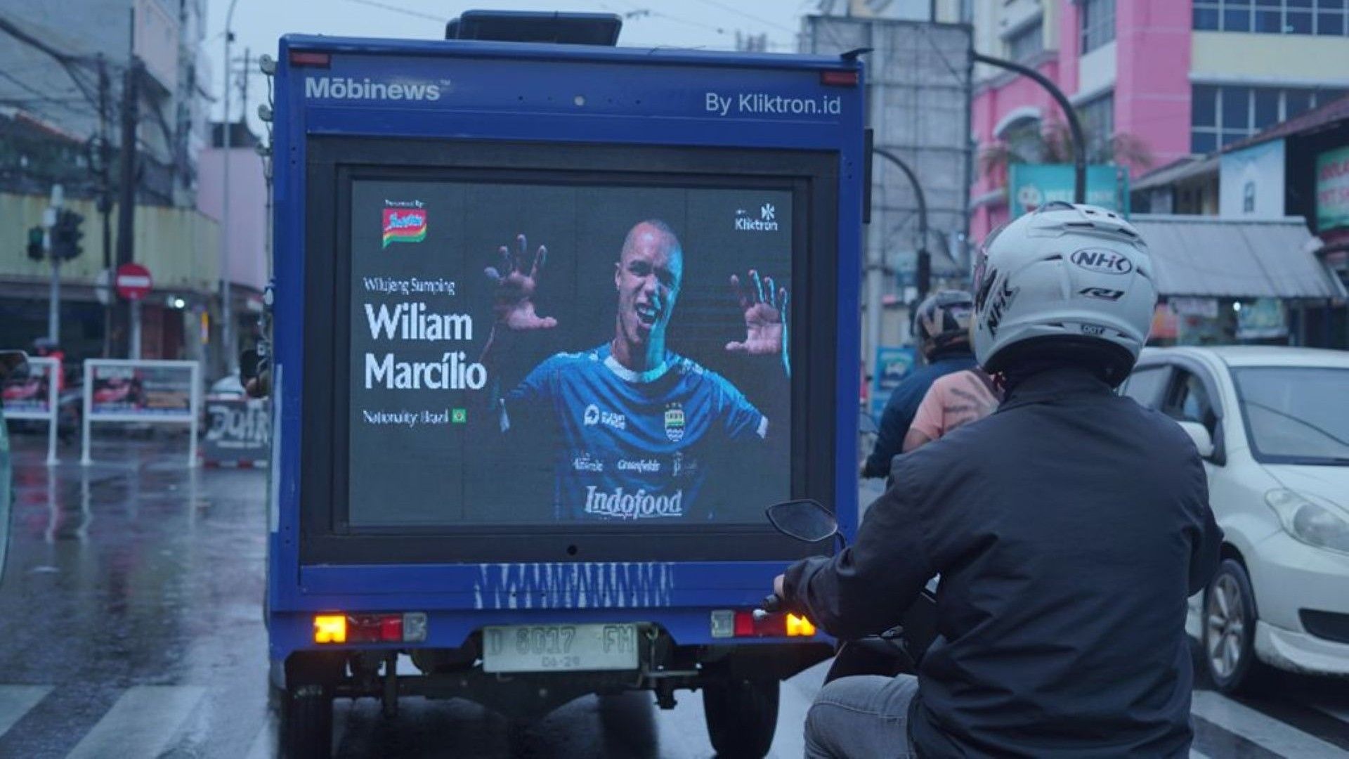 Persib Bandung Perkenalkan Dua Legiun Asing Pakai Mobitron Bak Iklan Berjalan