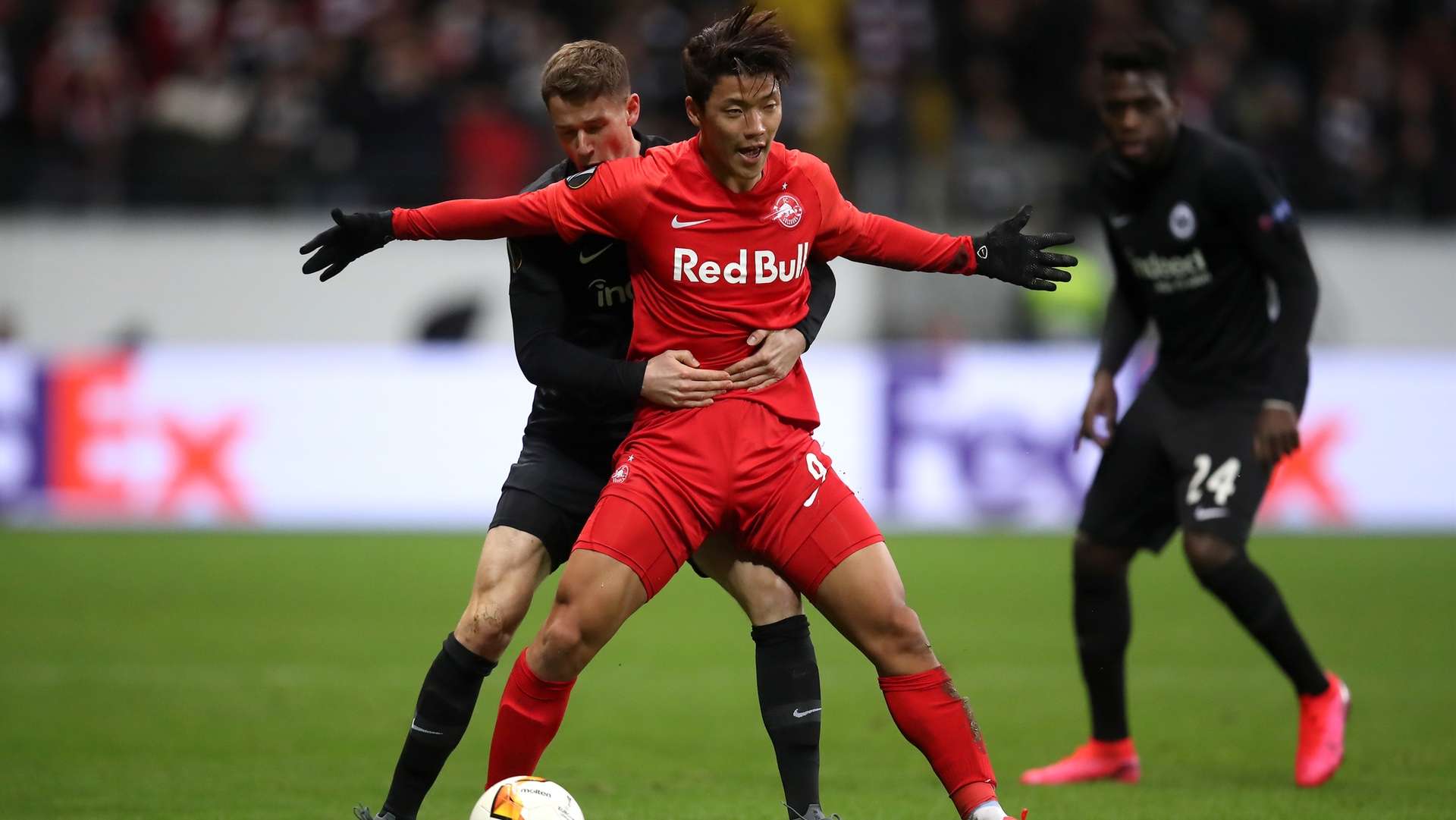Erik Durm Hwang He-chan Eintracht Frankfurt Salzburg Europa League 2020