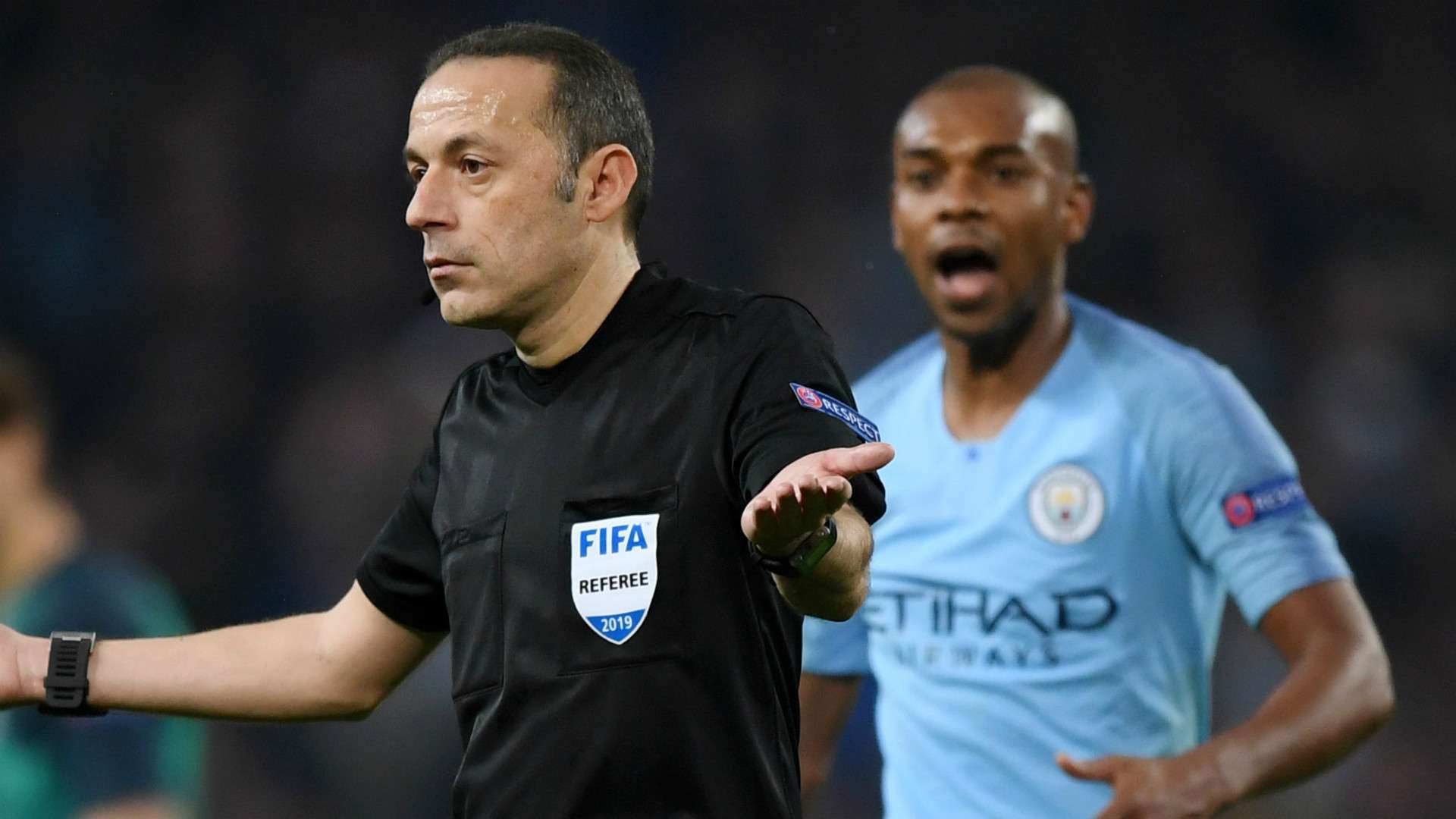 Cuneyt Cakir Man City Tottenham 2018-19