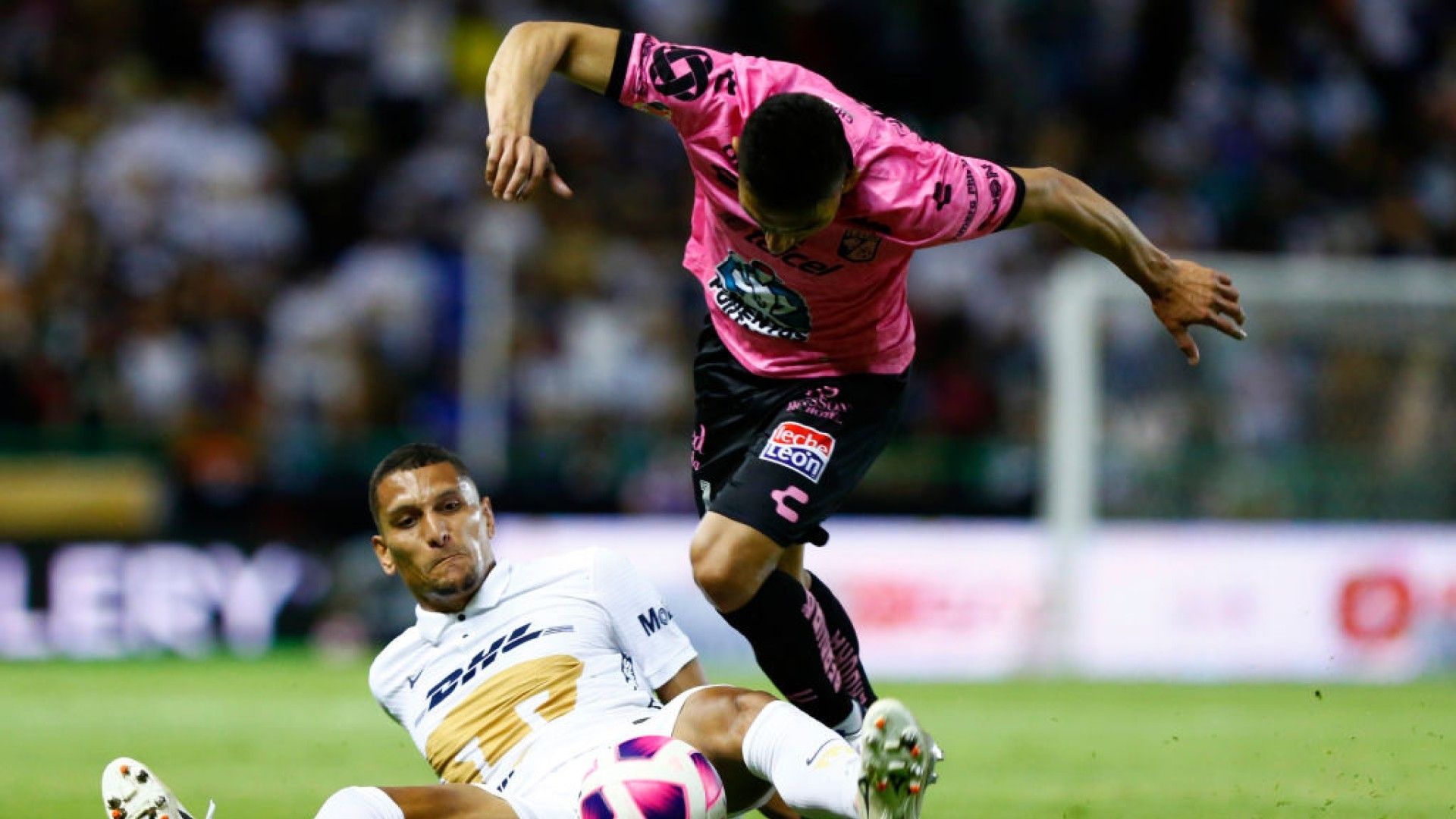 Ángel Mena Higor Meritao León Pumas Apertura 2021