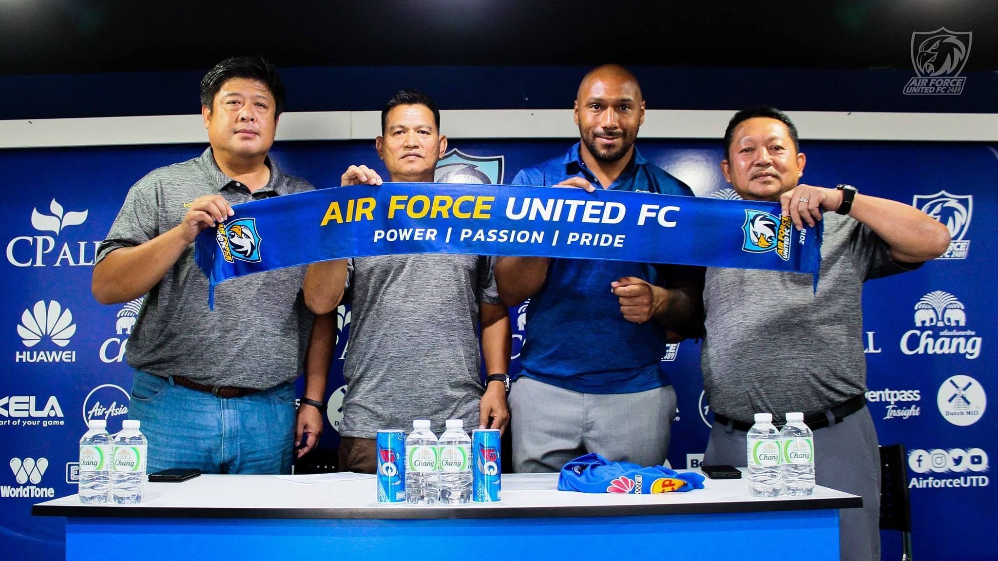 น.อ.นราศักดิ์ บุญเกลี้ยง