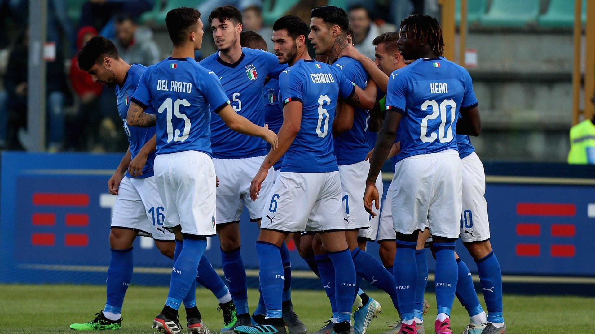 Italy U21 celebrating