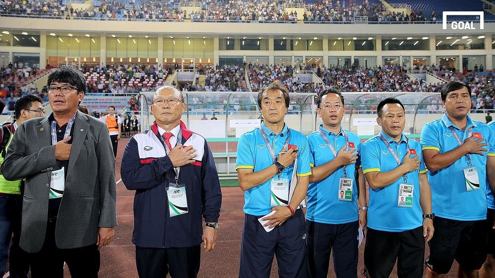 HLV Park Hang-seo - Trợ lý Lê Huy Khoa