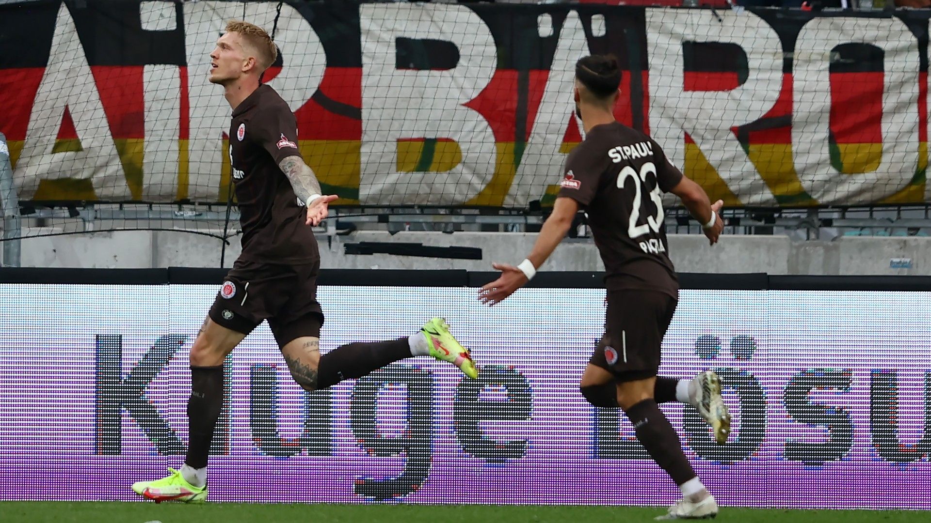 Simon Makienok St Pauli 13082021