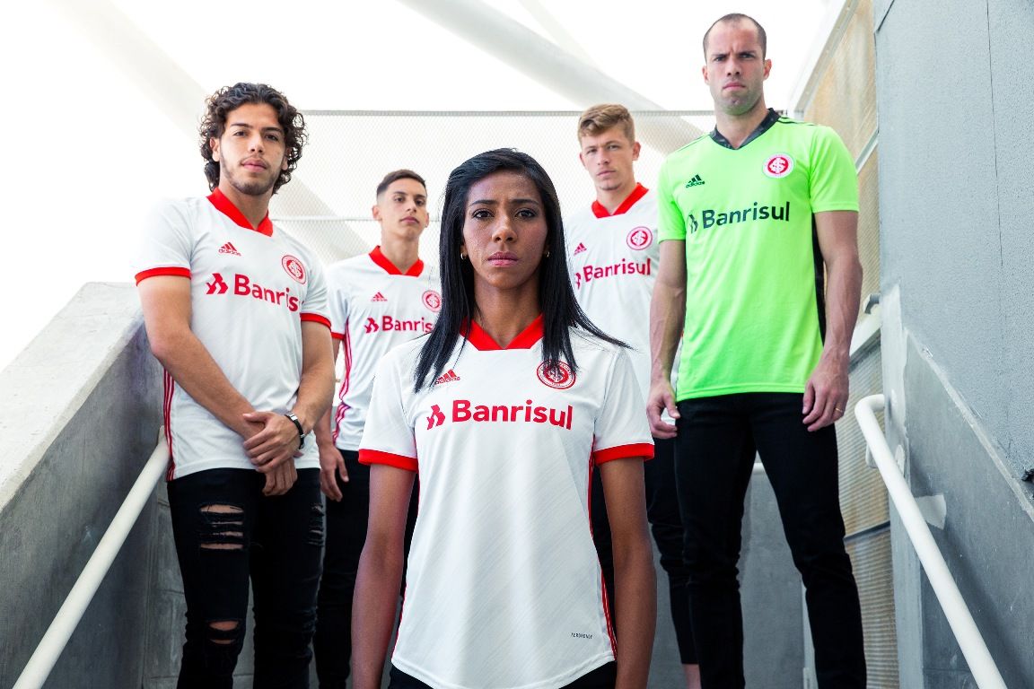 Internacional uniforme 2020