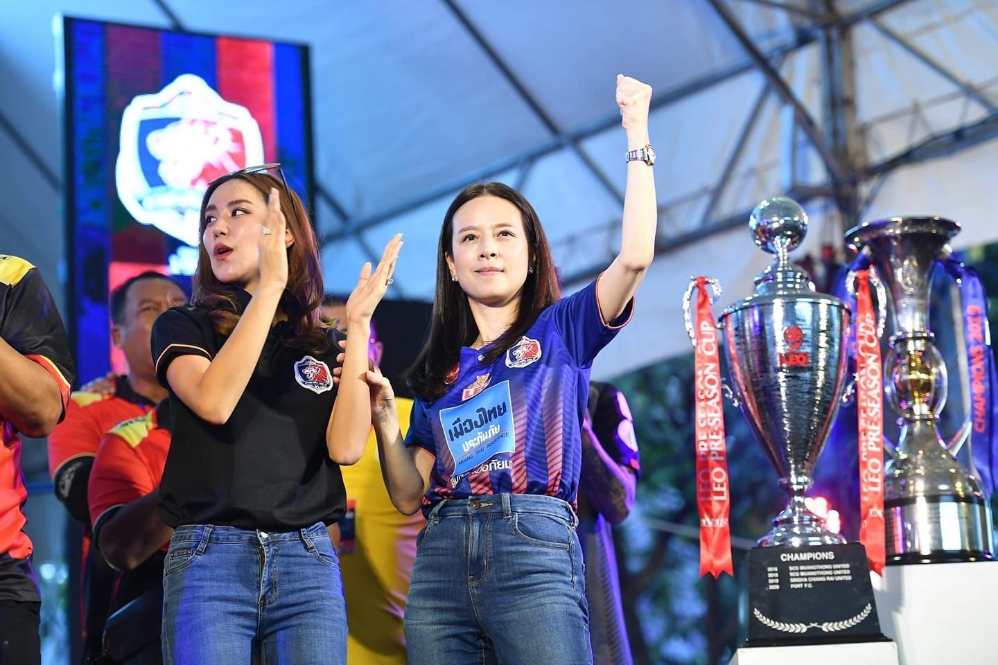 นวลพรรณ ล่ำซำ