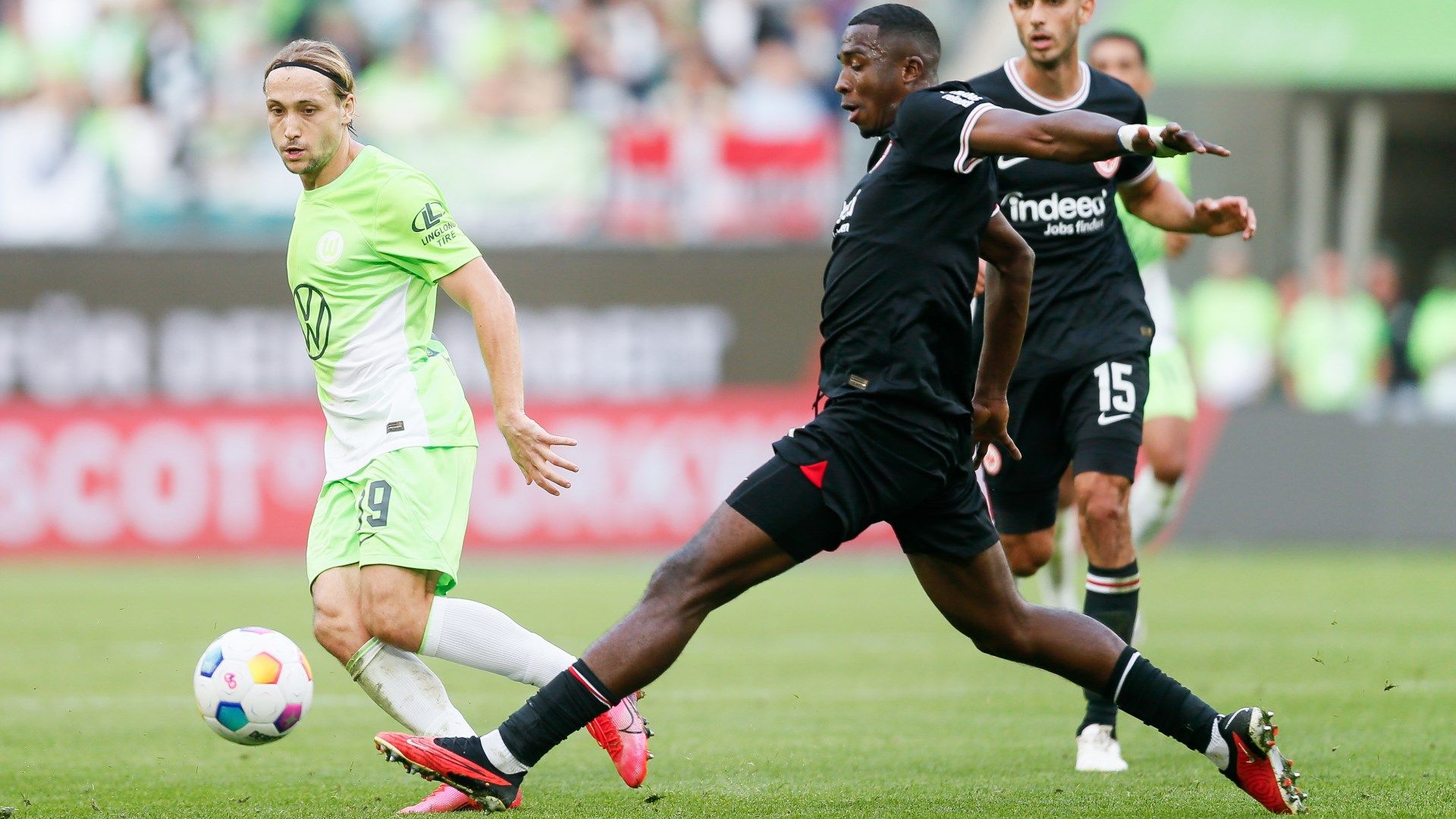 Willian Pacho: quem é o zagueiro equatoriano do Eintracht Frankfurt que é cotado para ser o sucessor de Virgil Van Dijk no Liverpool-Vitória dos dados