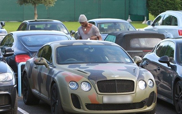 Mario Balotelli - Bentley Continental GT