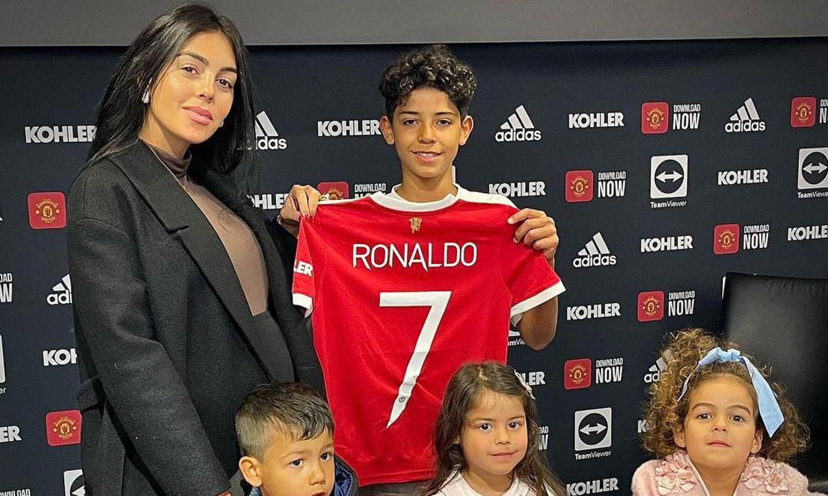 Age of cristiano junior. Криштиану роналду младший 2024. Сын роналдо 2023. Криштиану роналду младший. Криштиану роналду младший 2024.