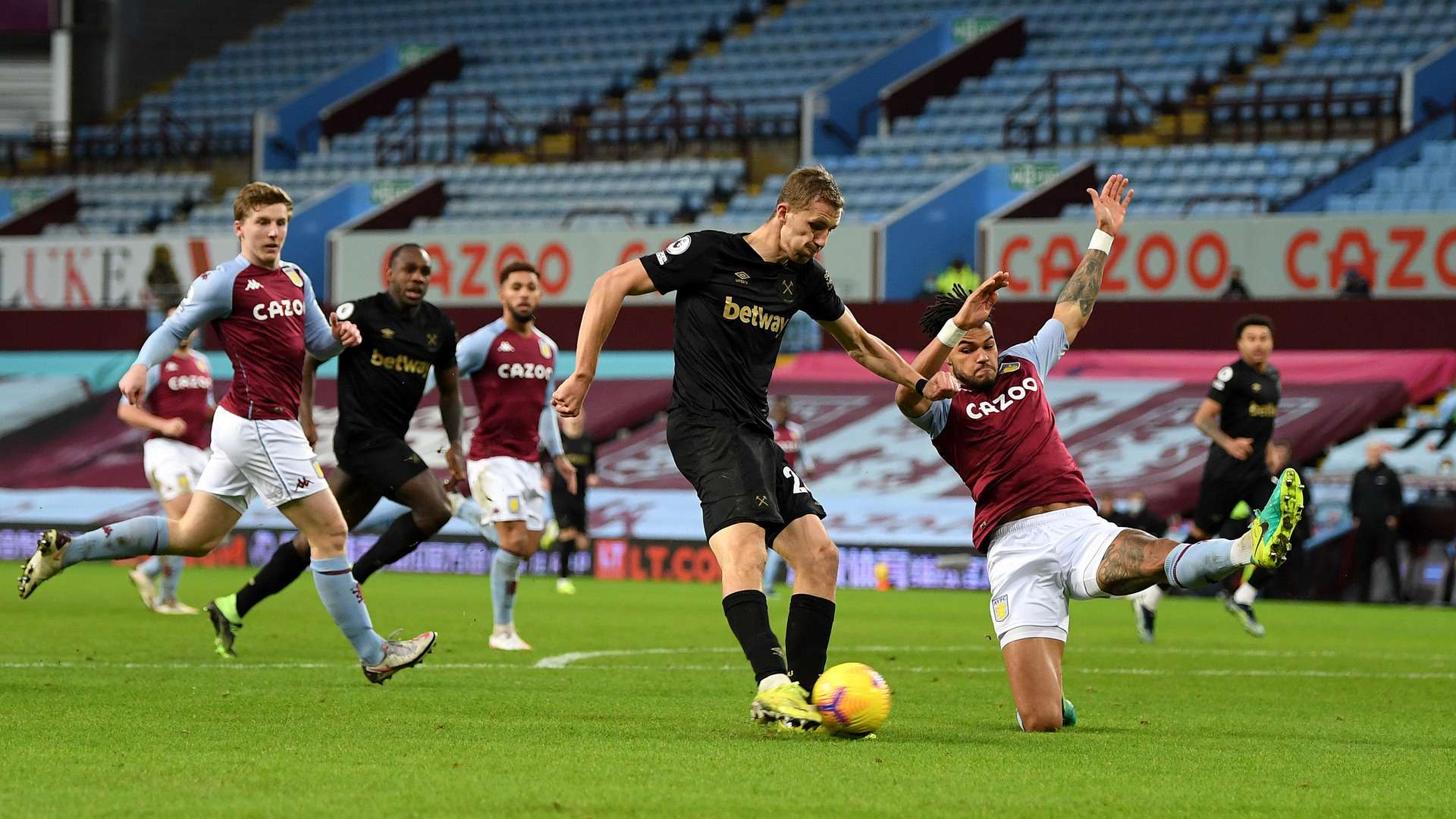 Tomas Soucek Aston Villa vs West Ham United 02.03.2021