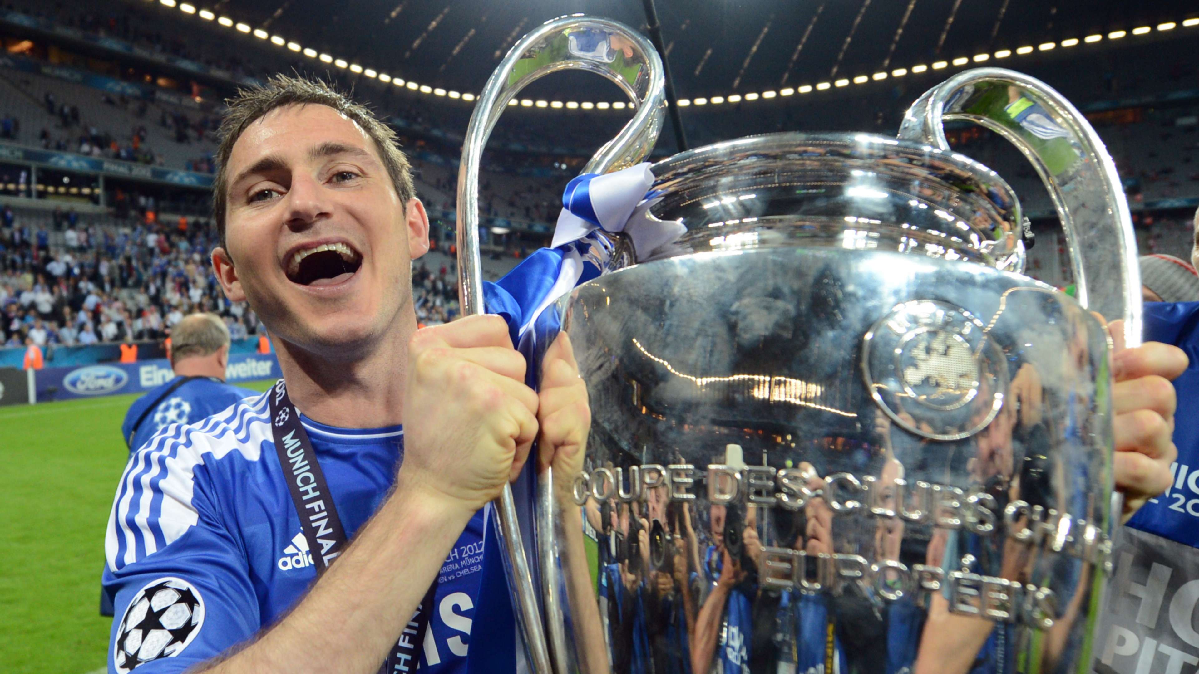 Frank Lampard Chelsea Champions League trophy
